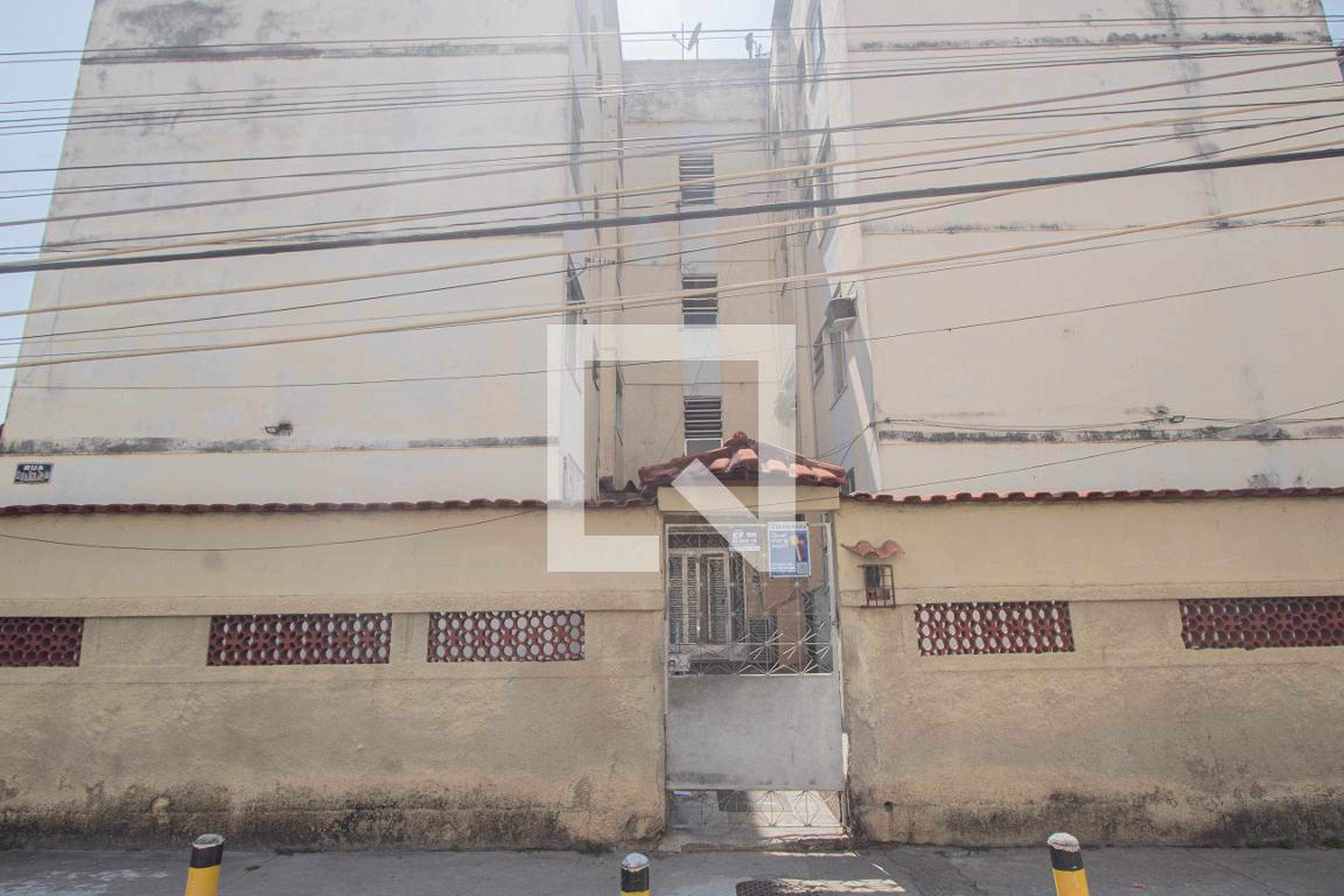 Fachada do Prédio Condomínio em Rua Célio da Silva Chalão, 965