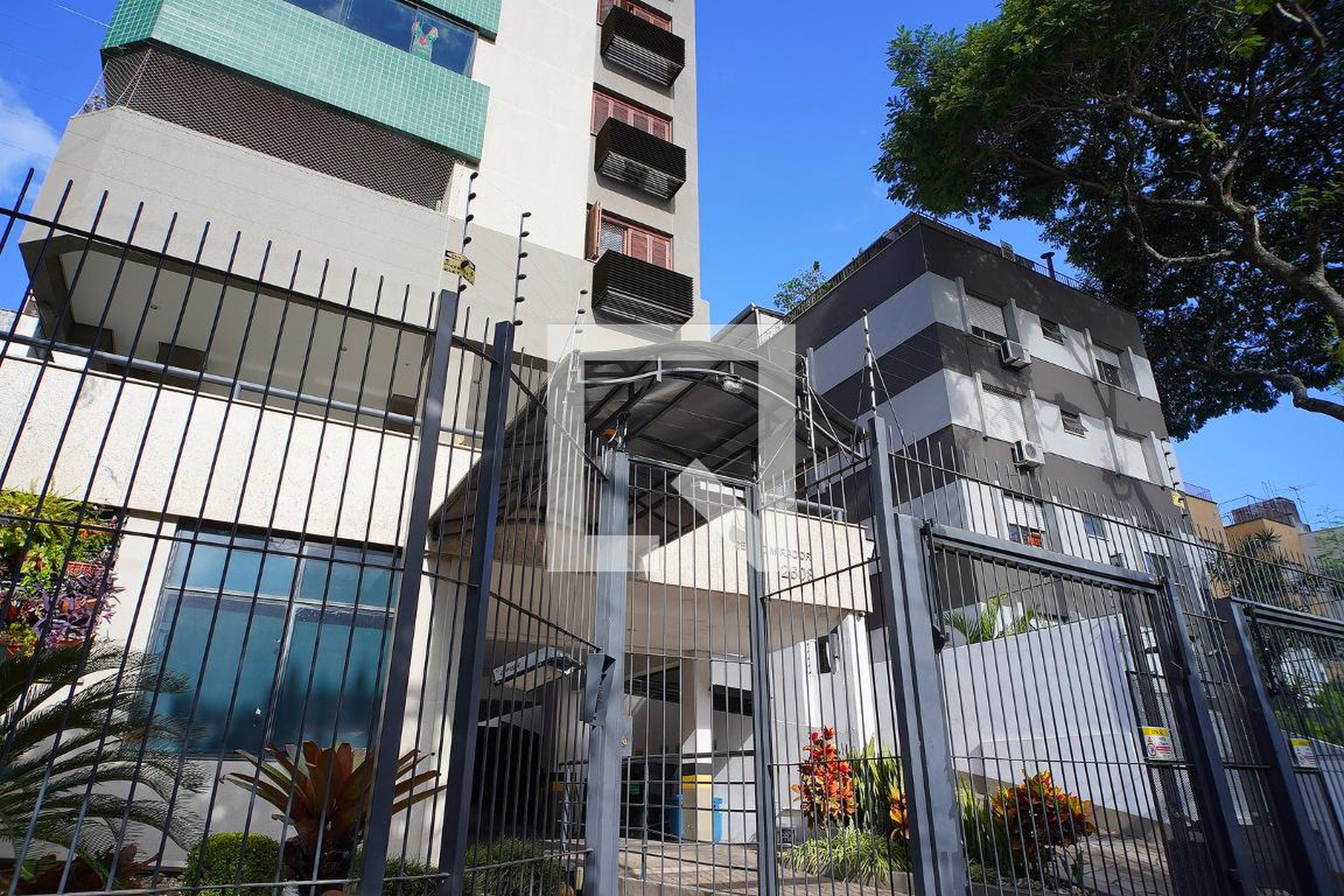 Fachada do Prédio Condomínio em Avenida Coronel Lucas de Oliveira, 2608