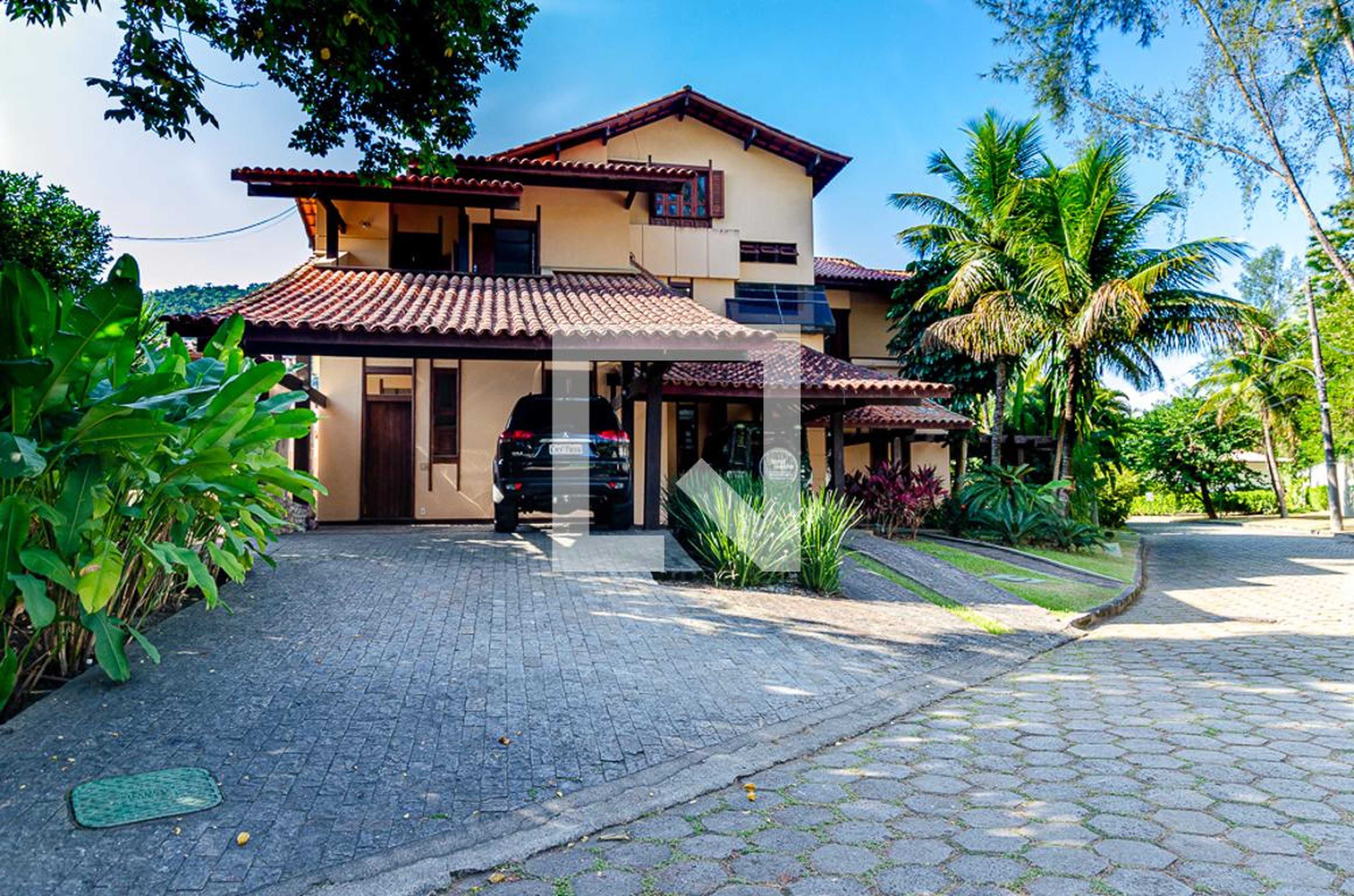 Fachada Condomínio em Estrada Francisco da Cruz Nunes, 777