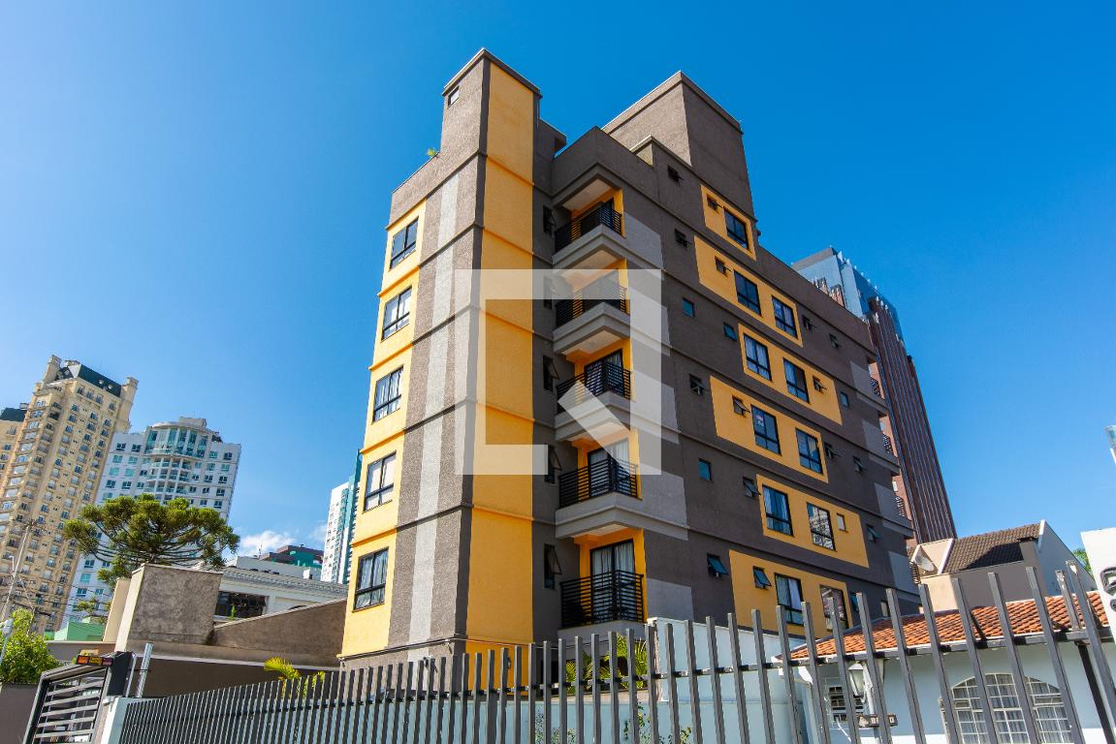 Fachada Condomínio em Rua José Nicco, 49