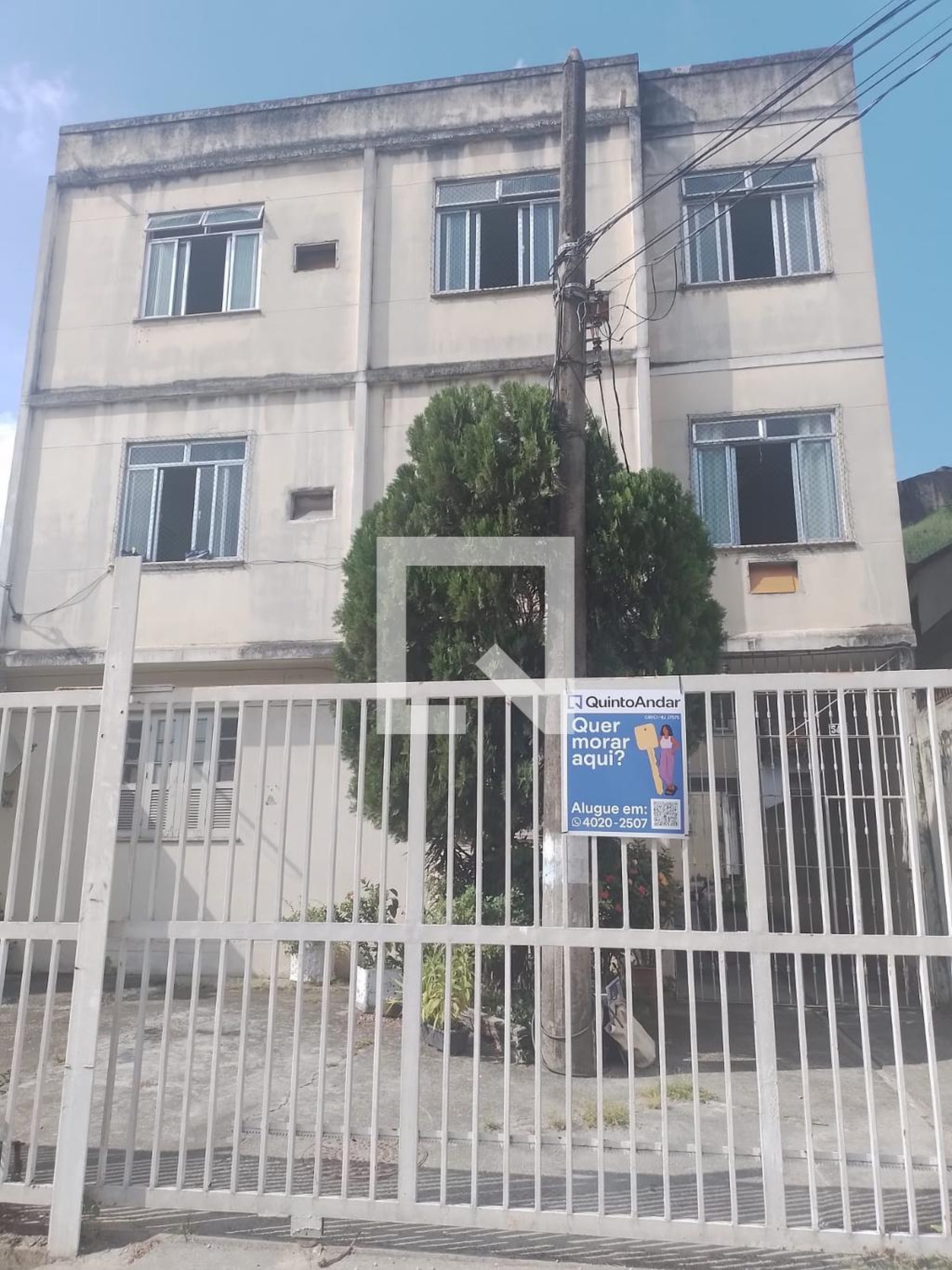 Fachada Condomínio em Rua Clarimundo de Melo, 547