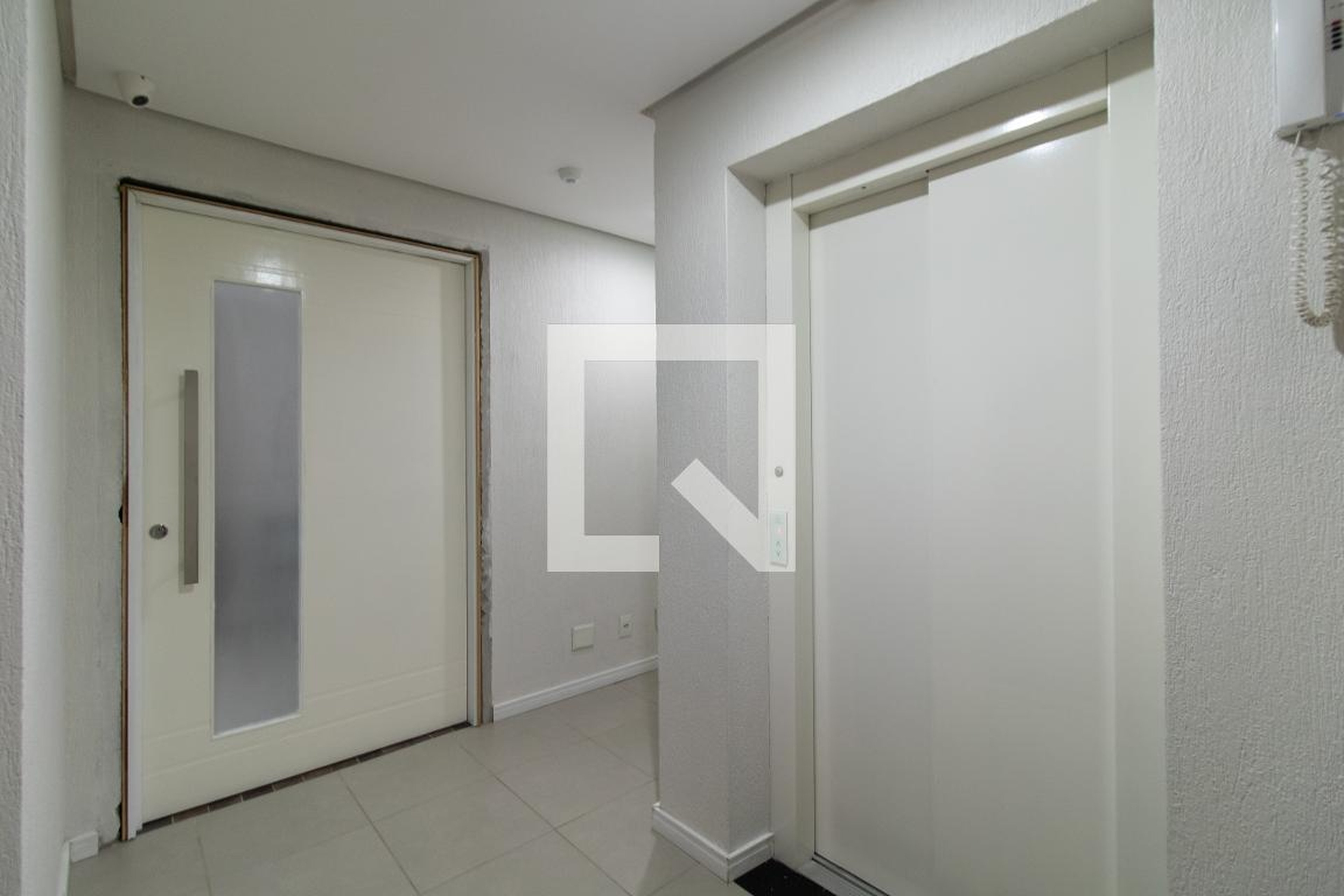 Elevador - Edifício Mayflower Residence