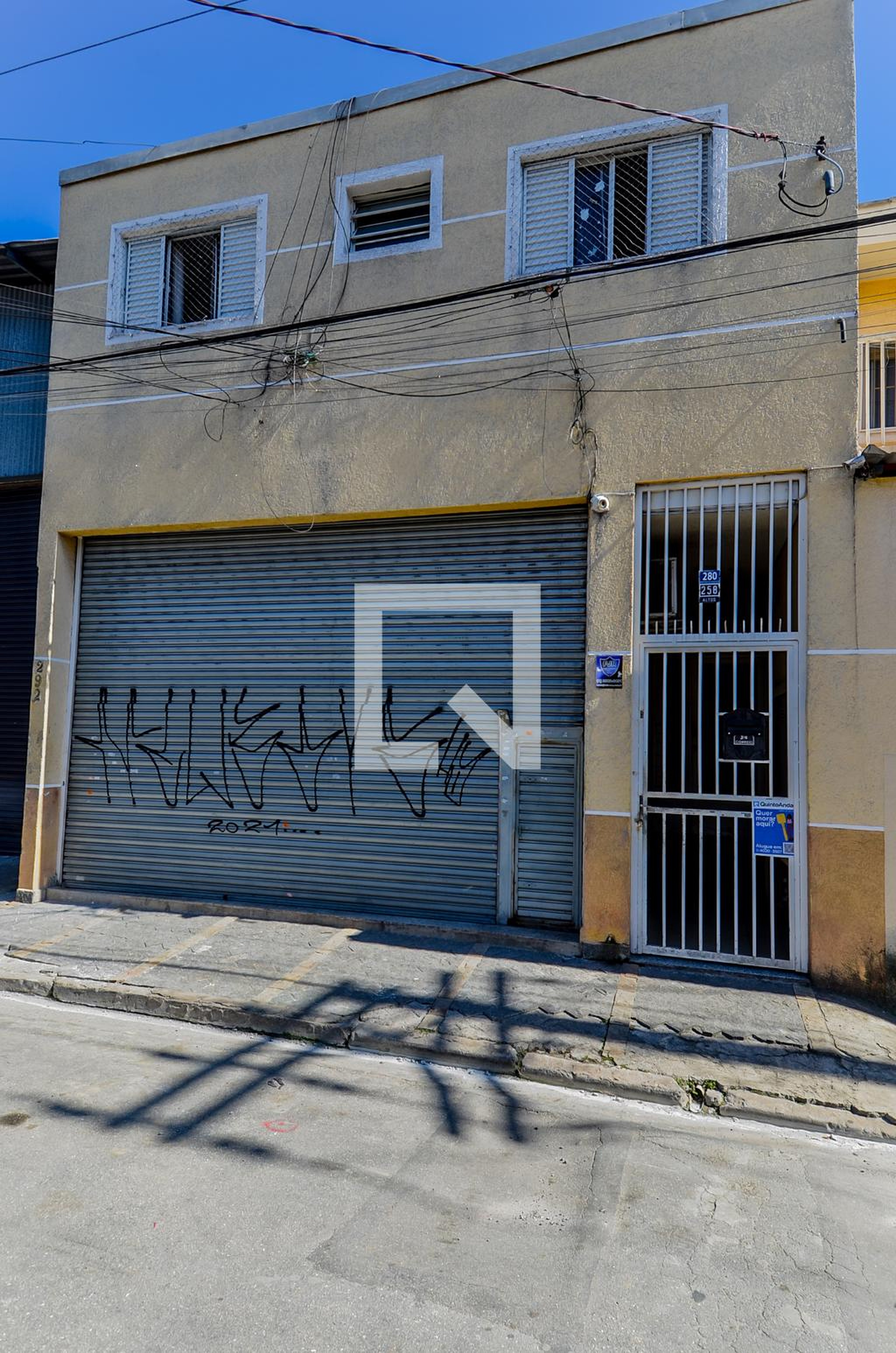 Fachada do Prédio Condomínio em Rua Vinte e Quatro de Maio, 280