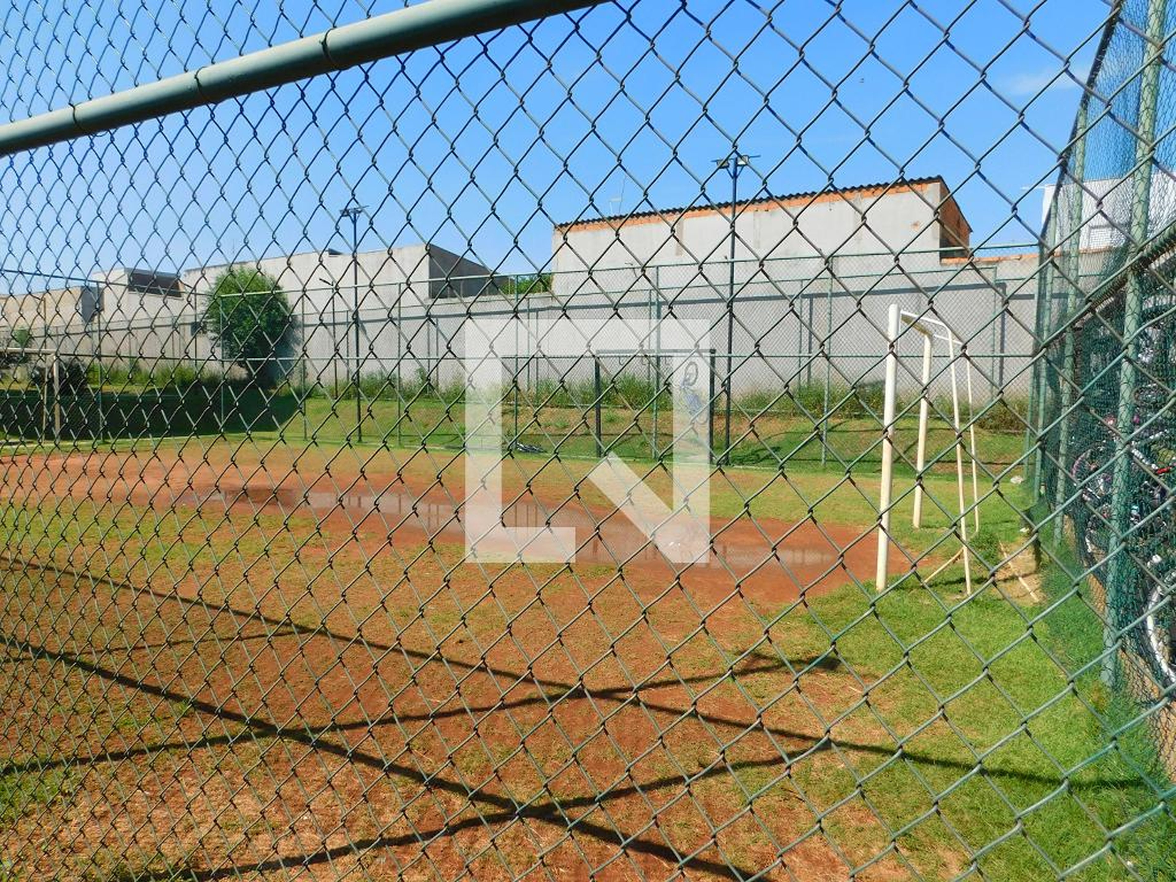 Campo de Futebol - Canto das Araras