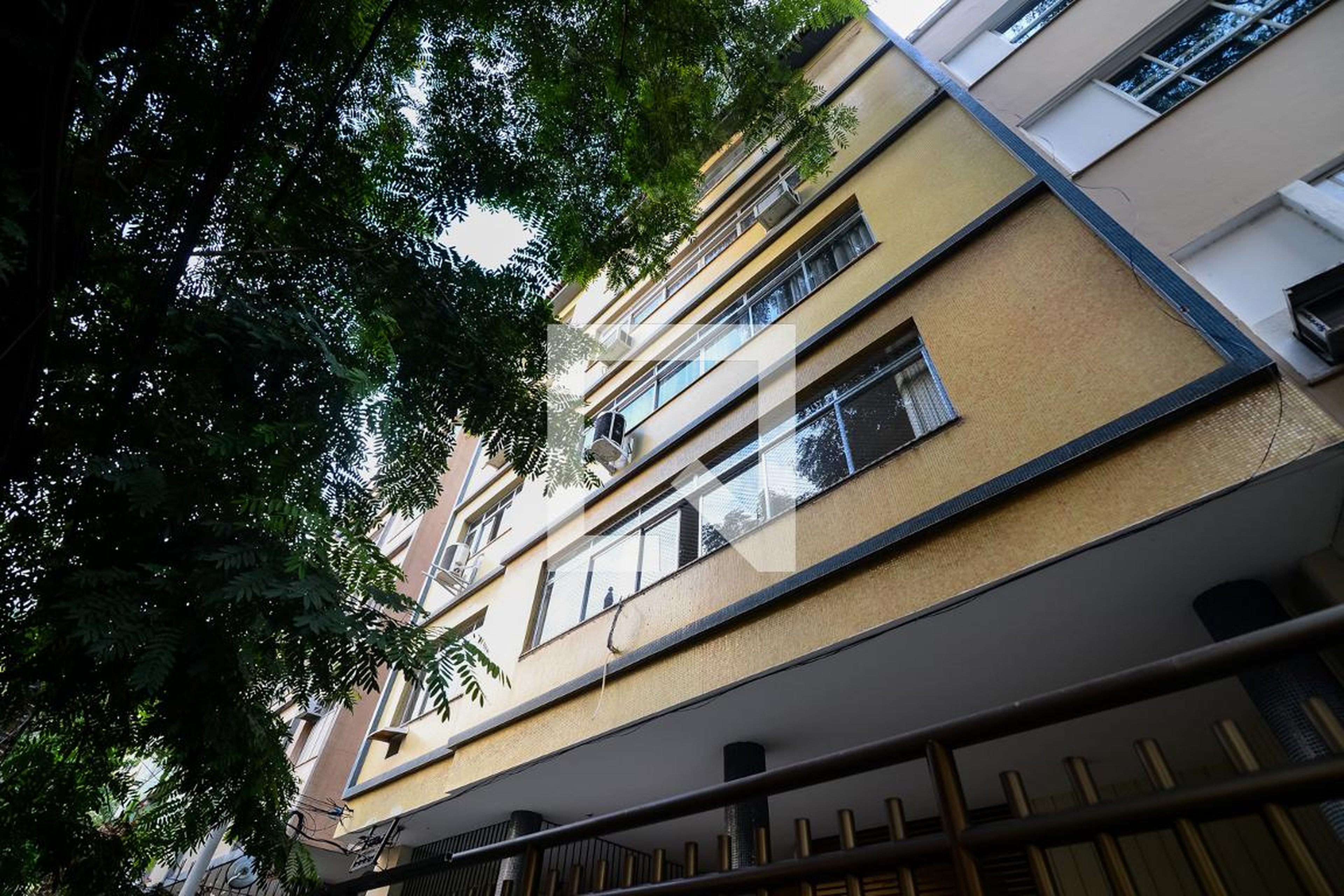 Fachada Condomínio em Rua Valparaíso, 20