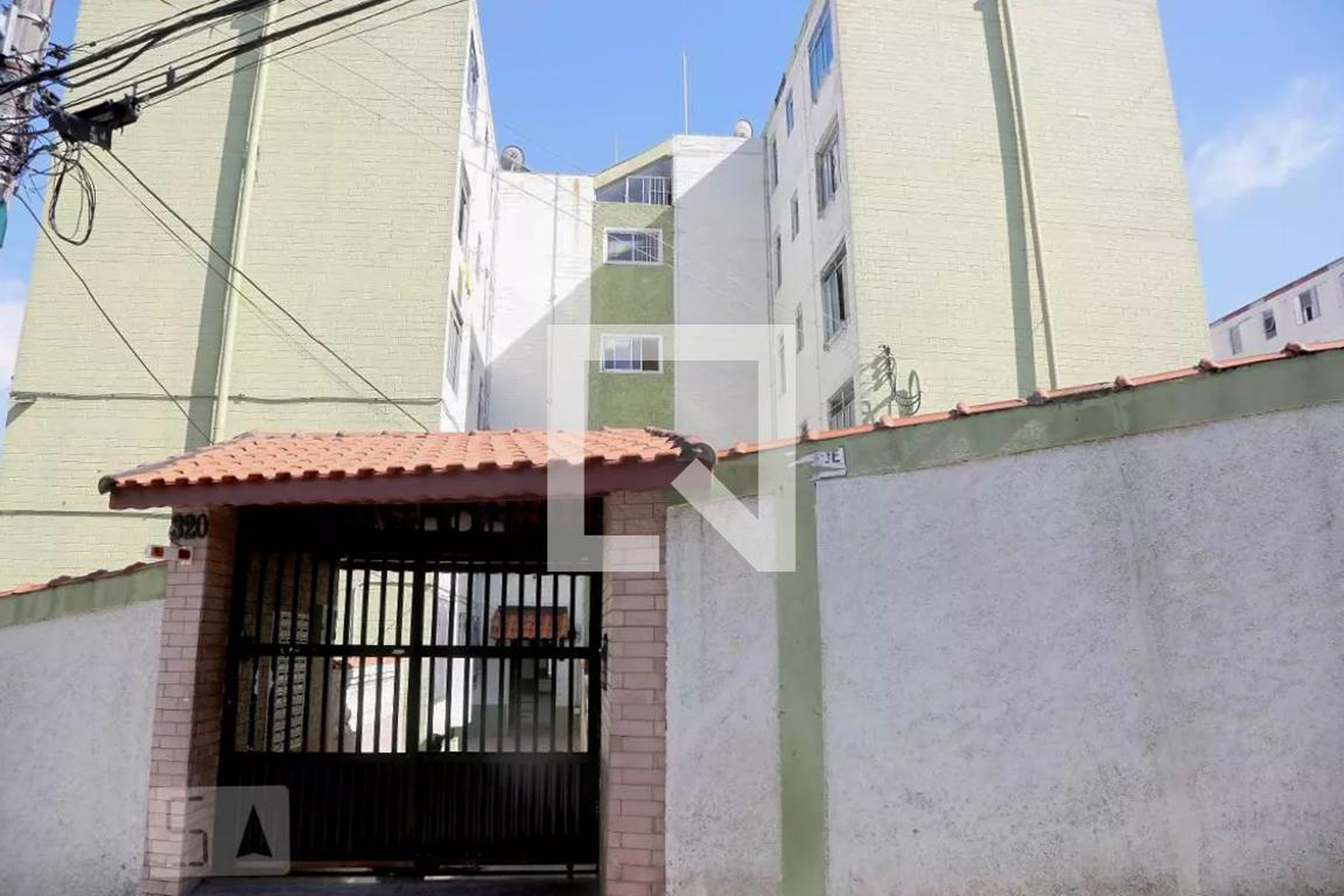 Fachada do Condomínio Condomínio Pitangueiras IV