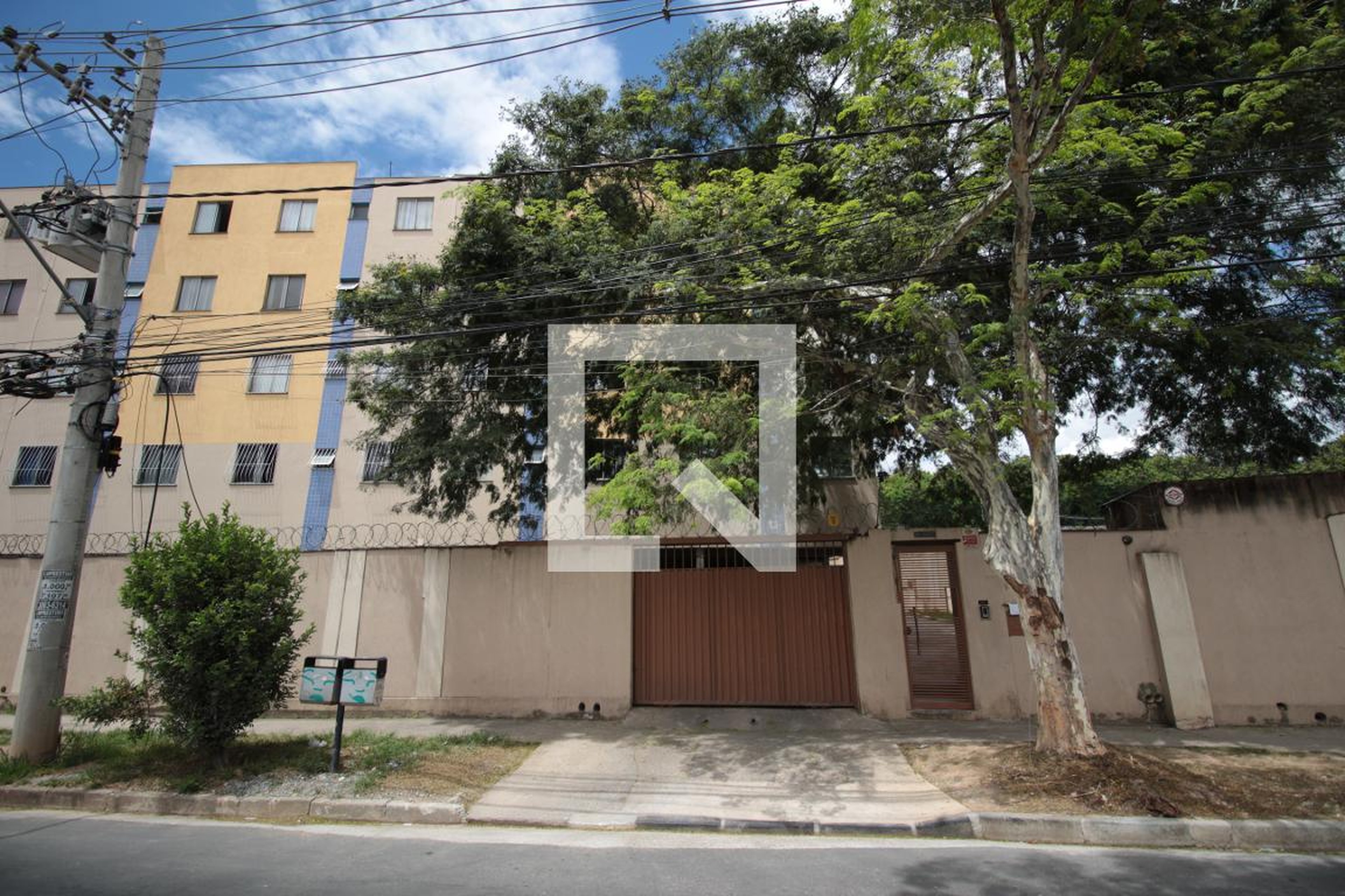 Fachada Condomínio em Rua Doutor Álvaro Camargos, 1731