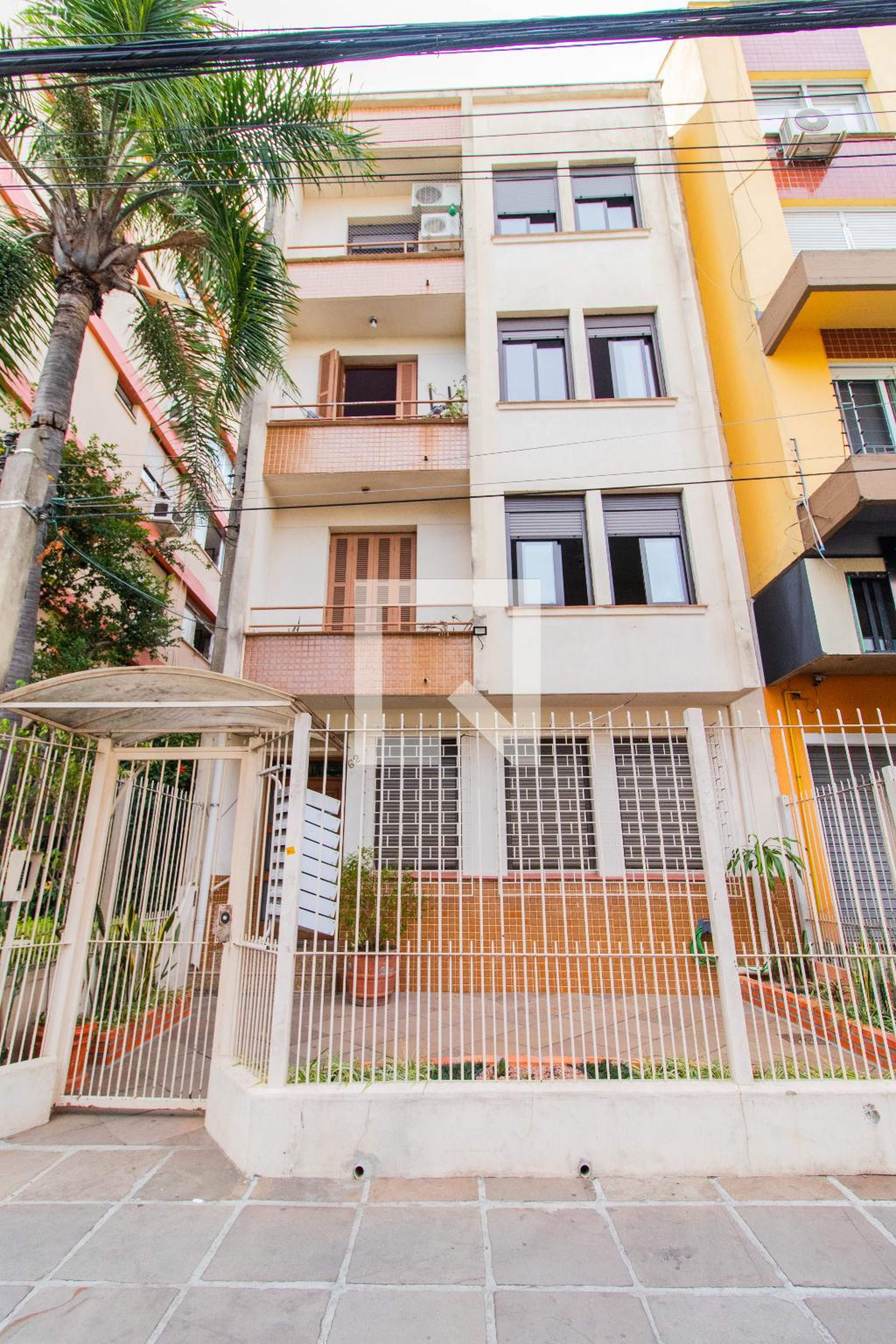 Fachada Condomínio em Avenida Venâncio Aires, 62