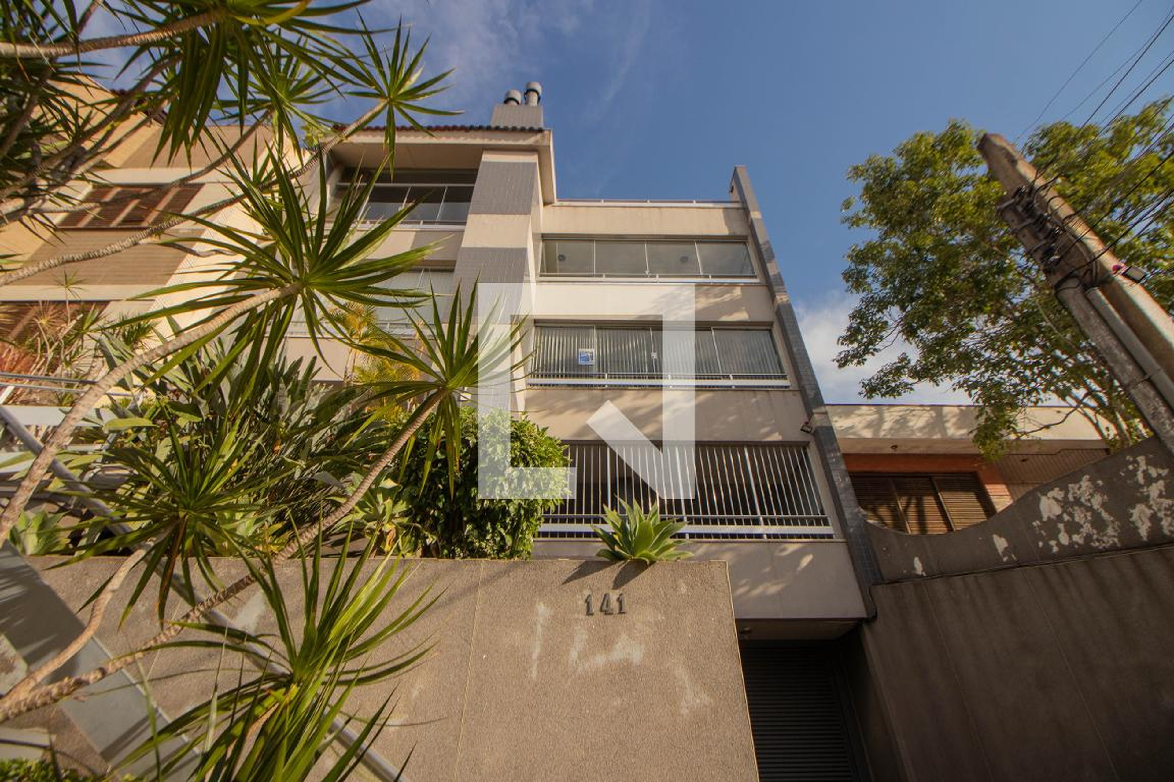 Fachada Condomínio em Rua Moema, 141