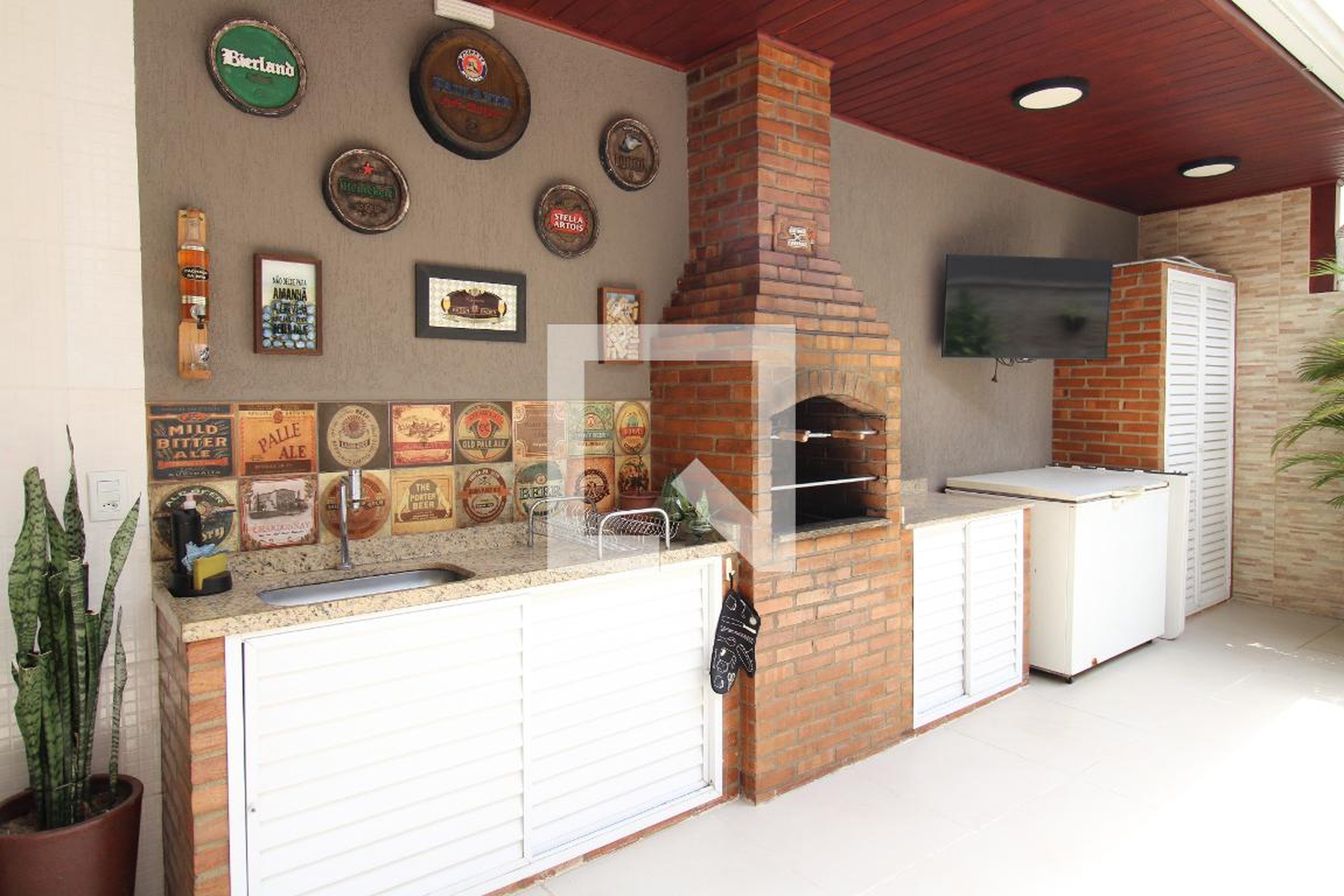 Área Externa - Bairro Araújo