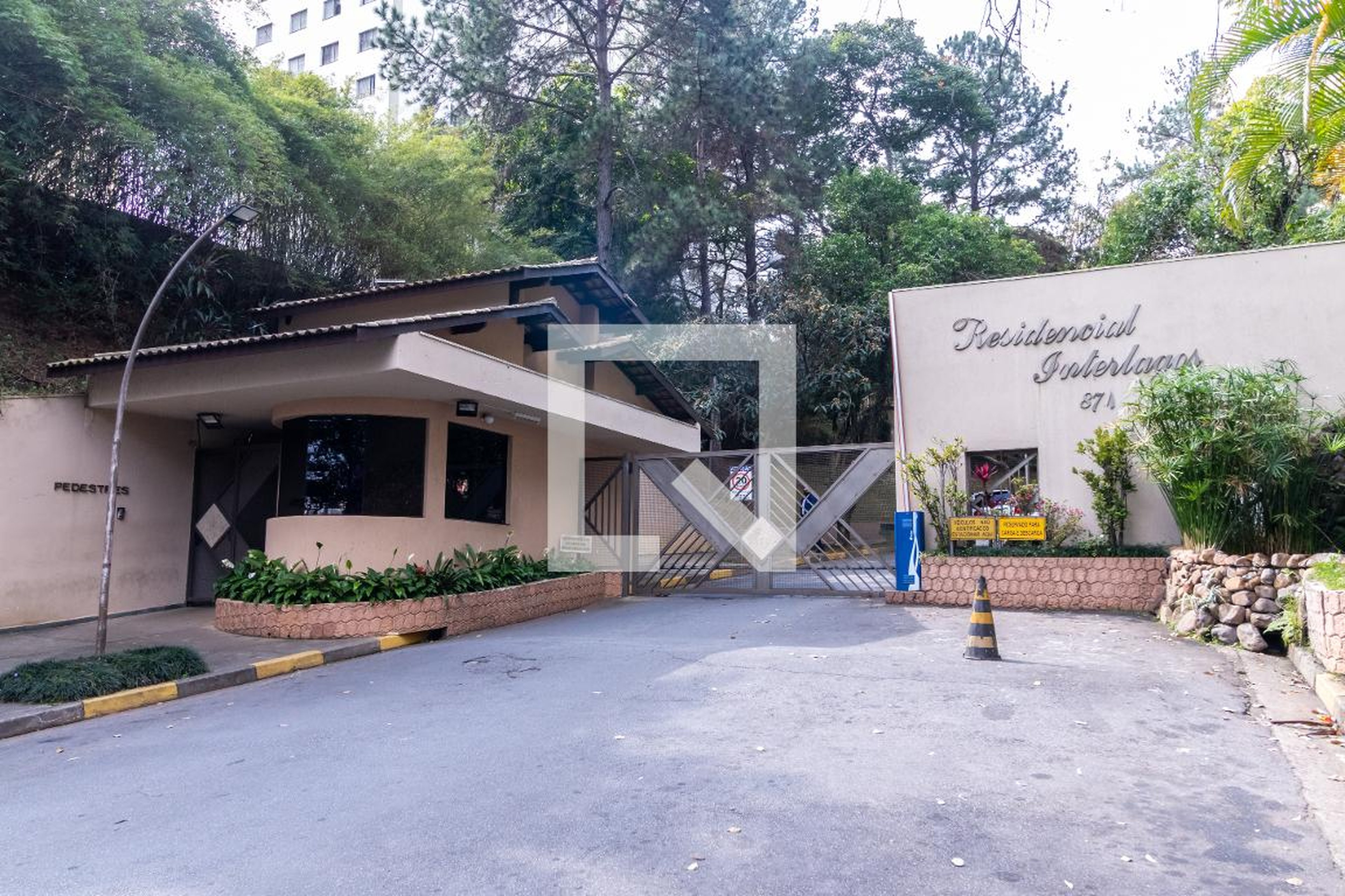 Fachada do Condomínio Residencial Interlagos