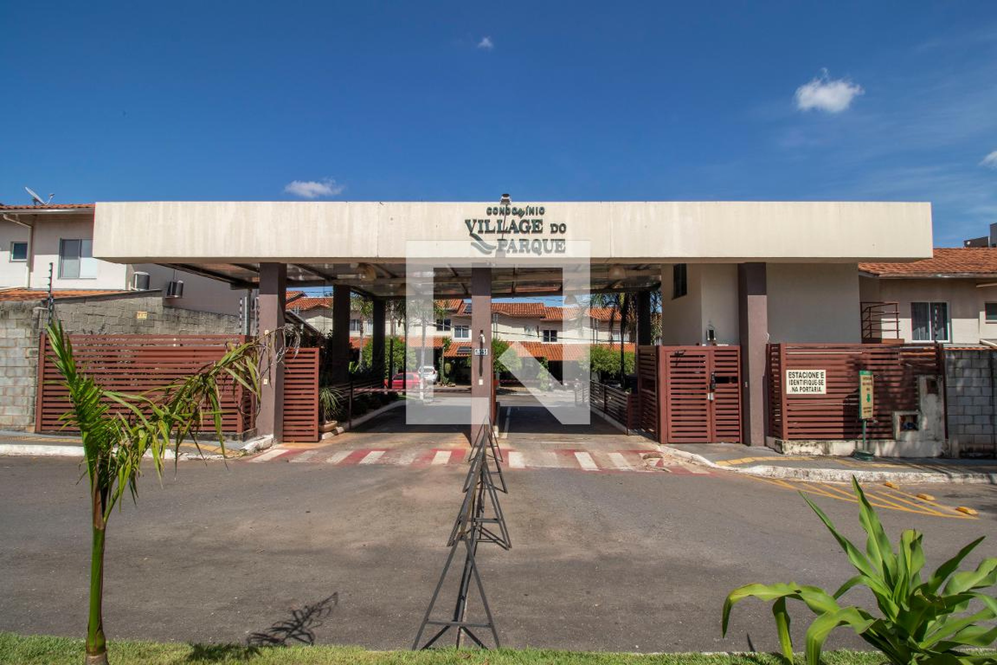 Fachada Condomínio Village do Parque