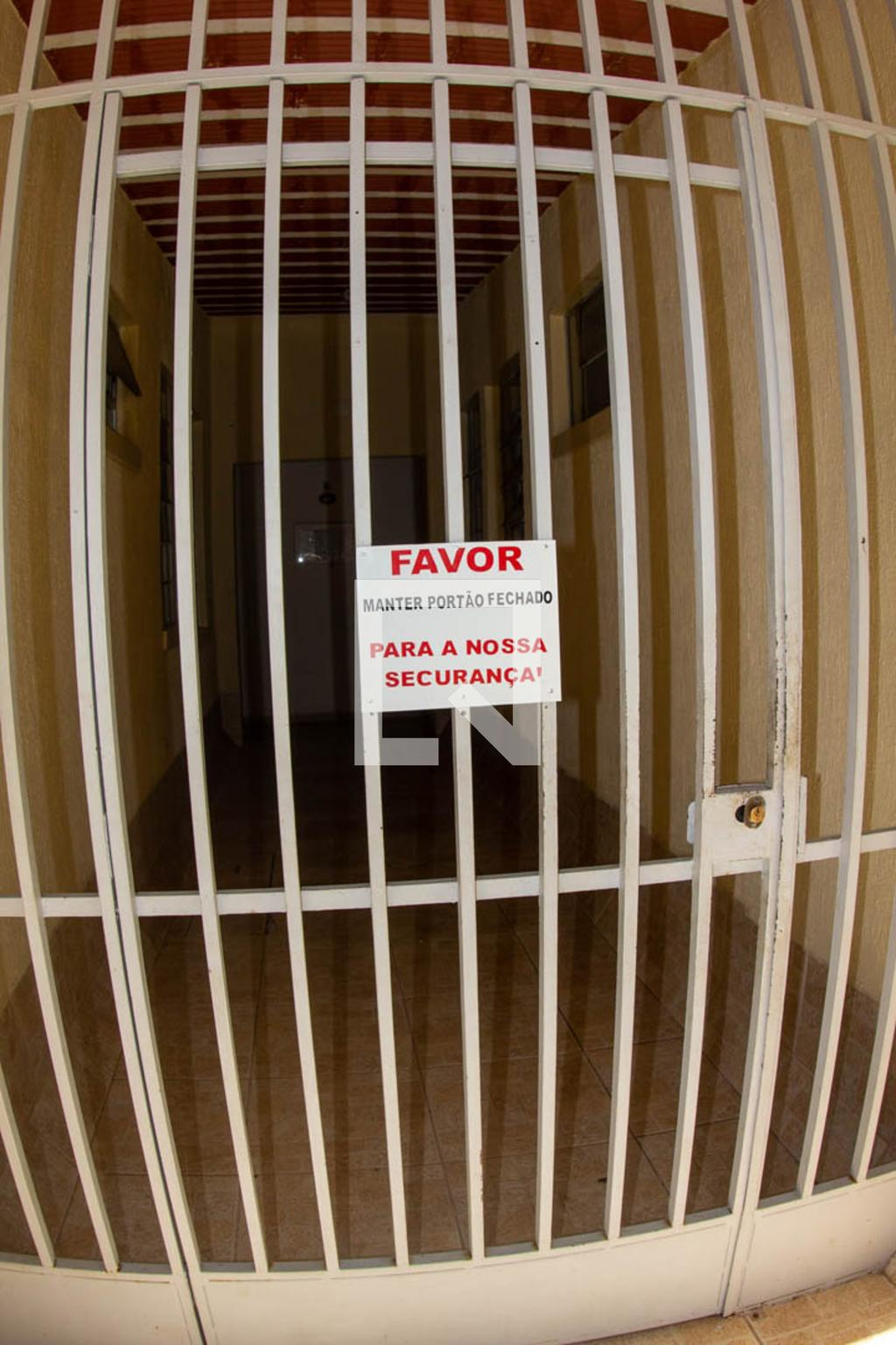 Entrada Condomínio em Rua Dona Luiza, 600