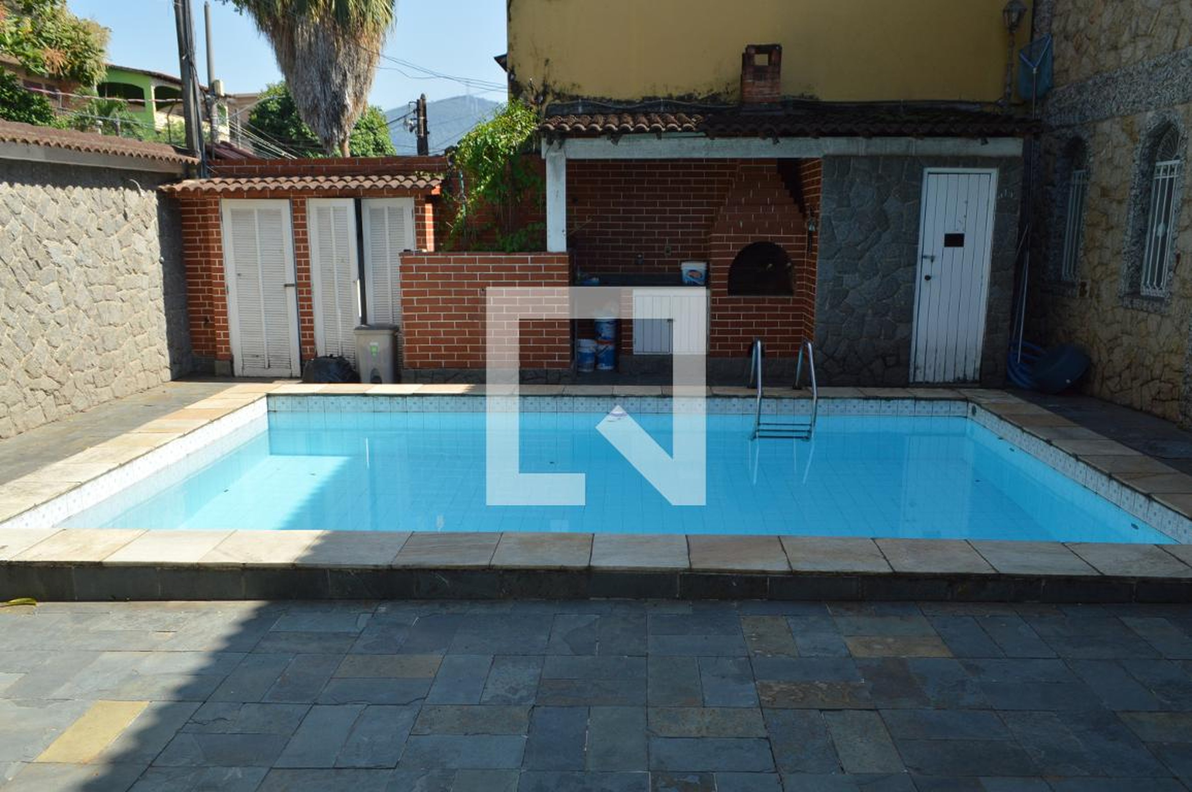 Piscina Condomínio Oasis