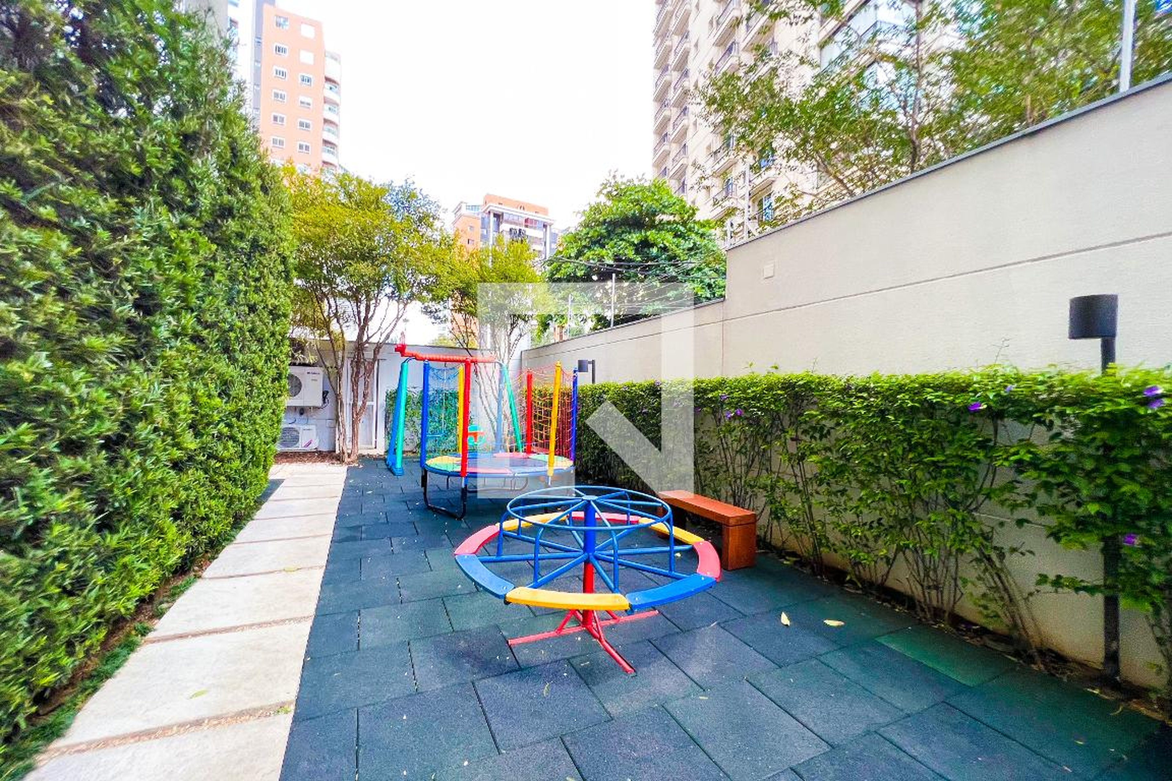 Playground - Praça de Milão