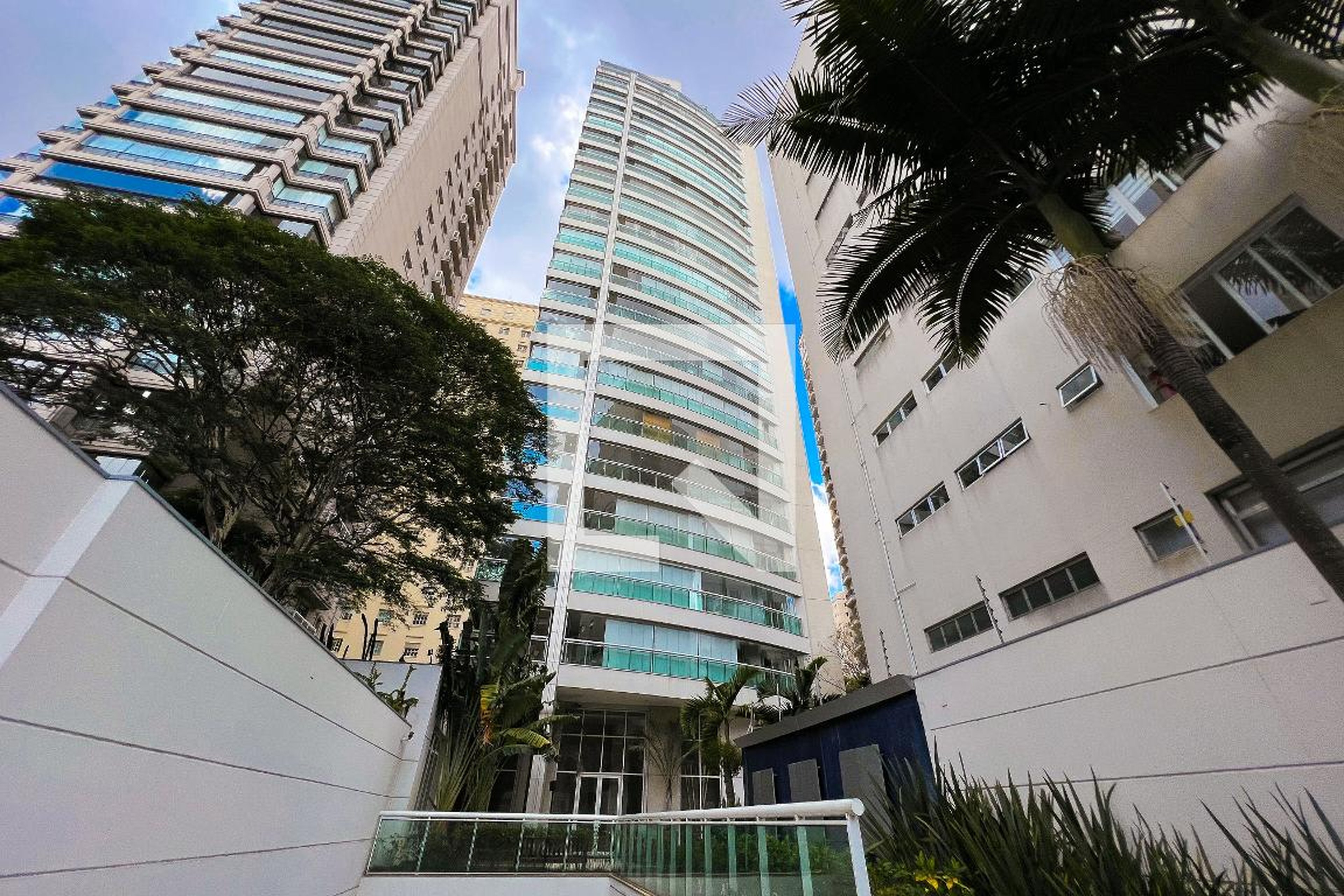 Fachada Condomínio Praça de Milão