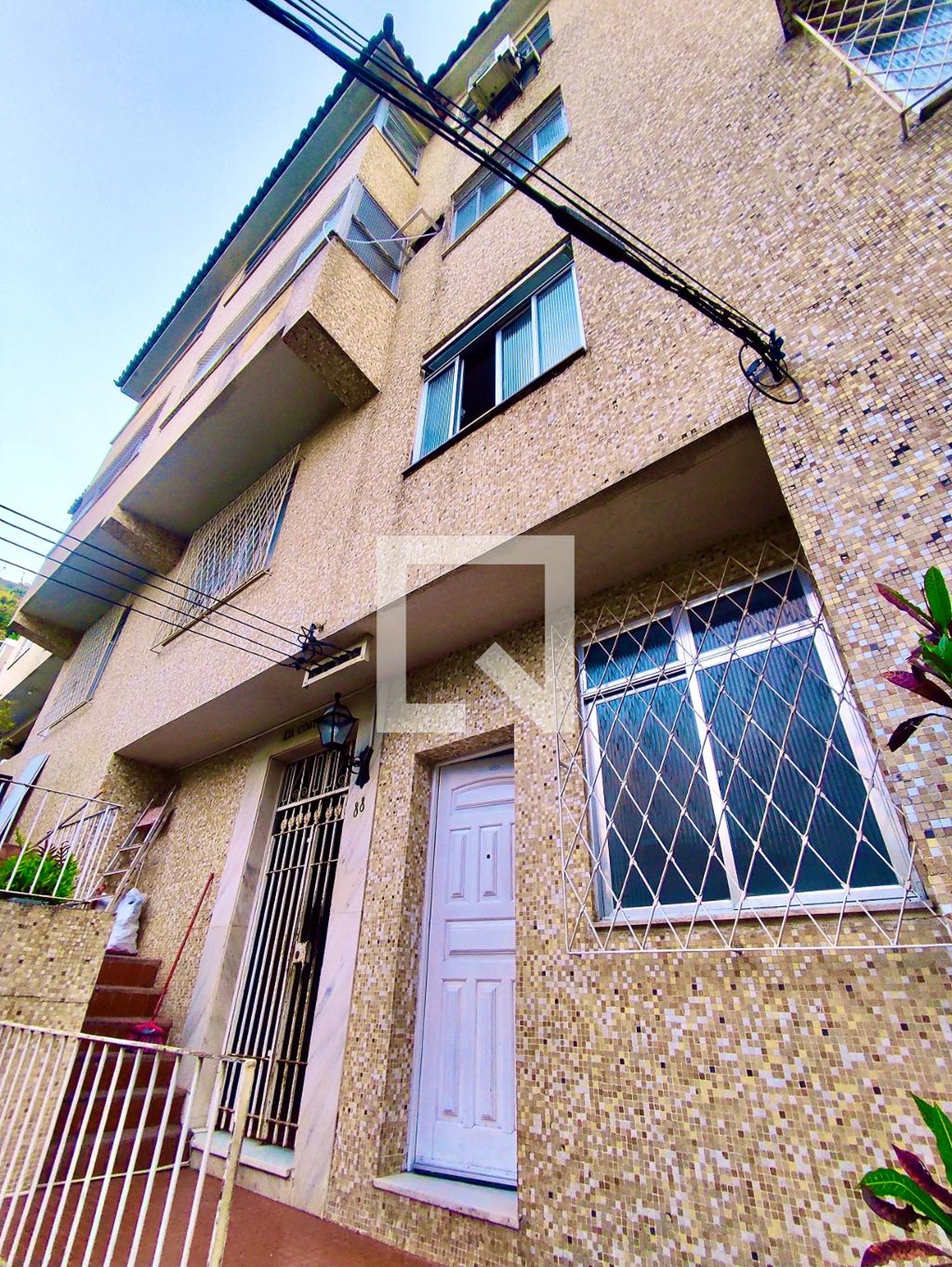 Fachada Condomínio em Rua Rêgo Lopes, 88