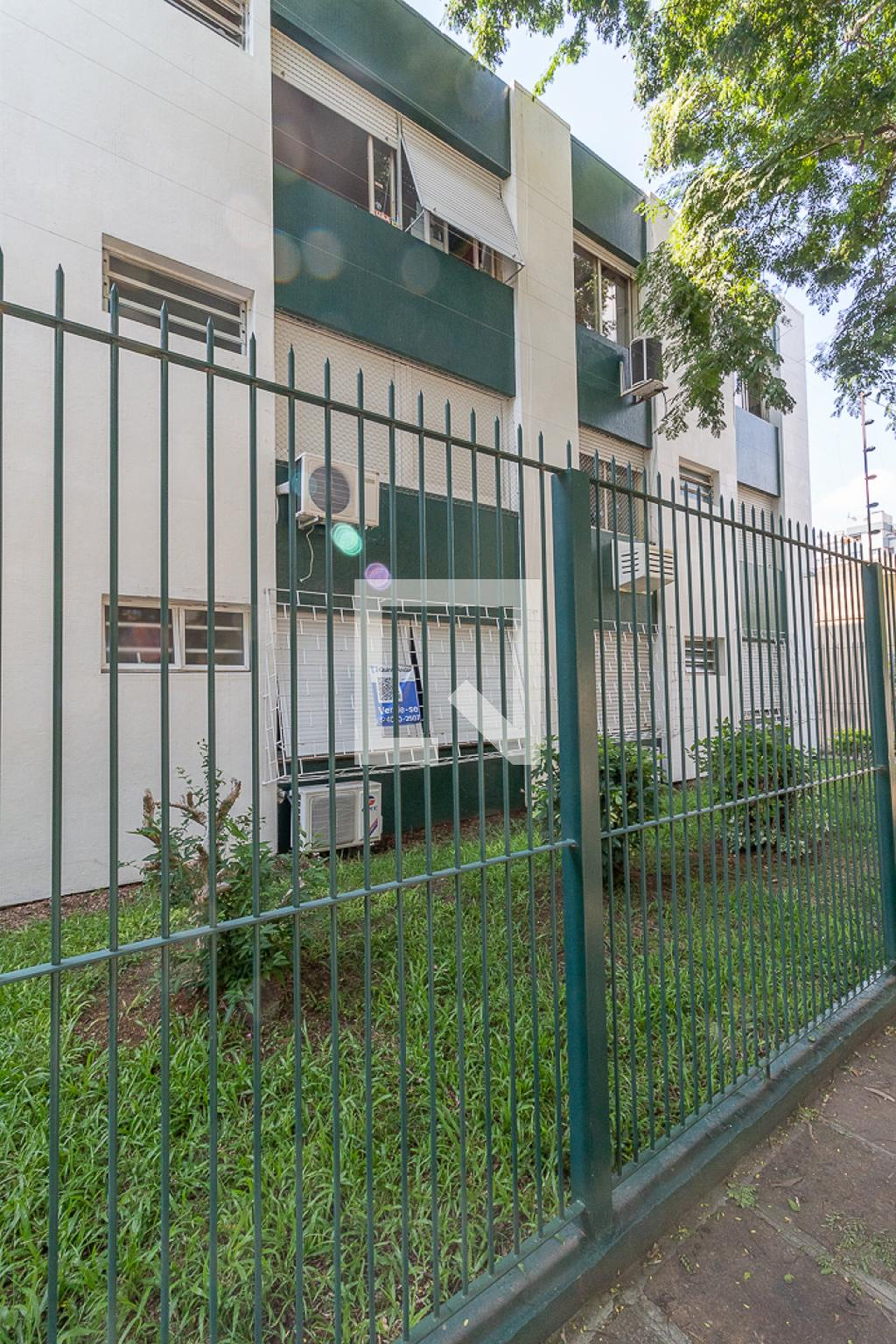 Fachada Condomínio em Rua Adão Baino, 680