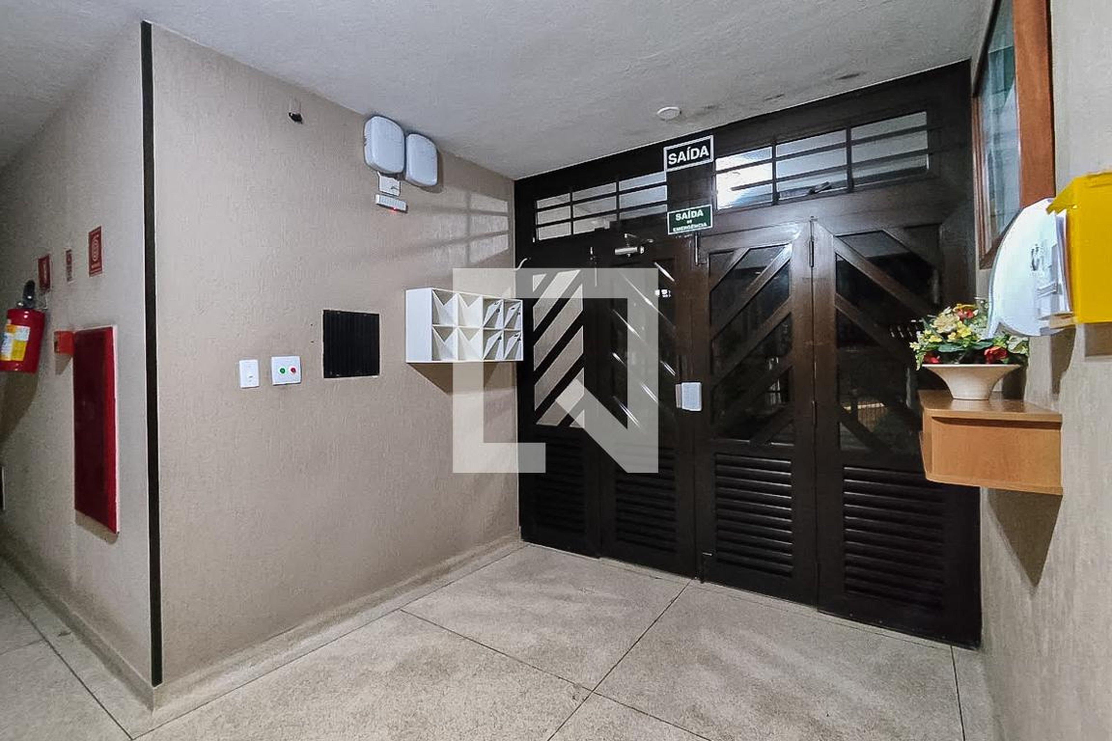 Hall de Entrada Condomínio Guarani