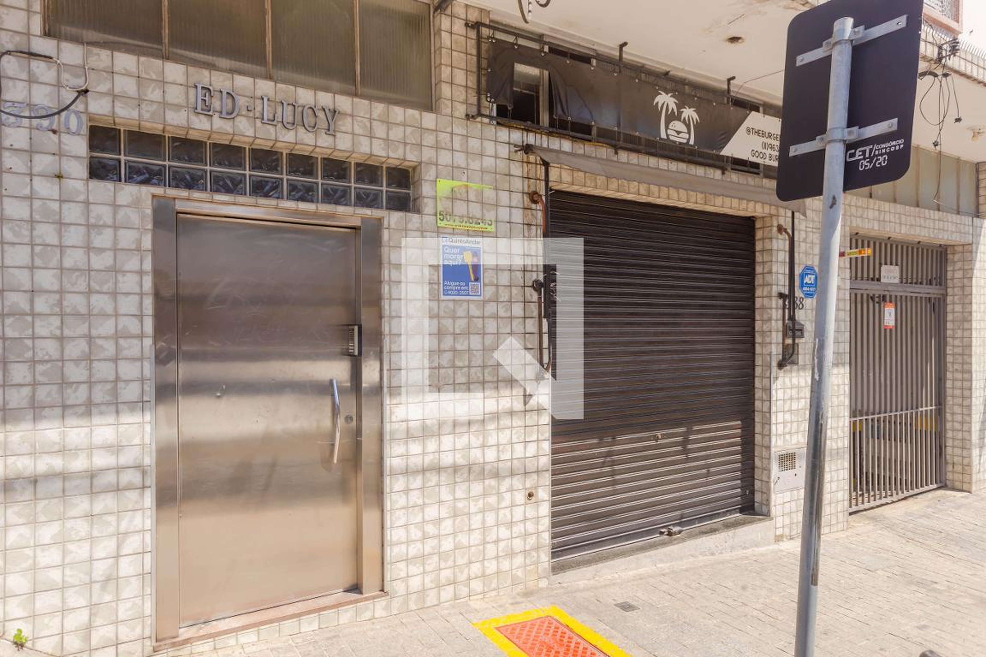 Fachada Condomínio em Rua Guararema, 390