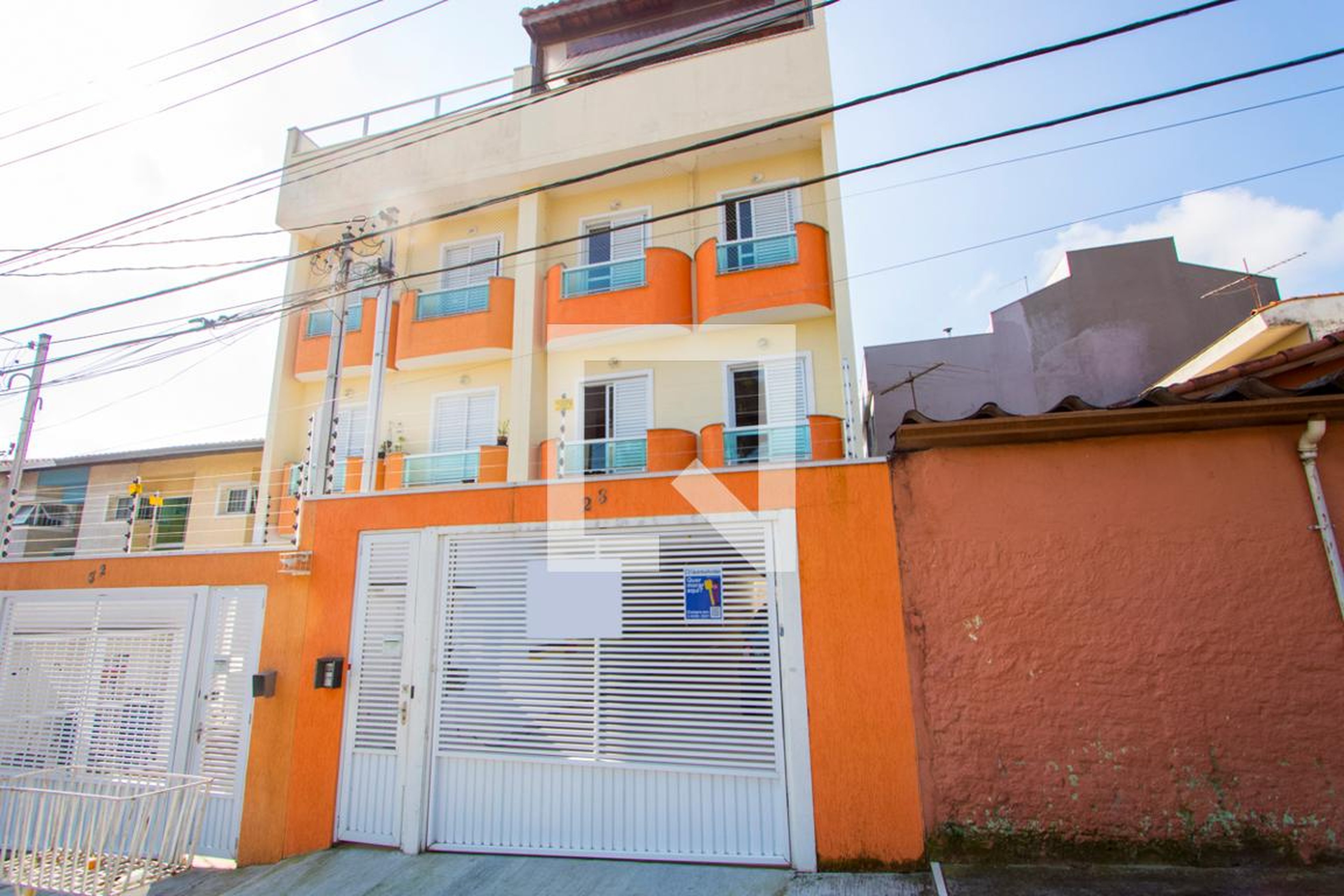 Fachada Condomínio em Travessa das Verbenas, 2