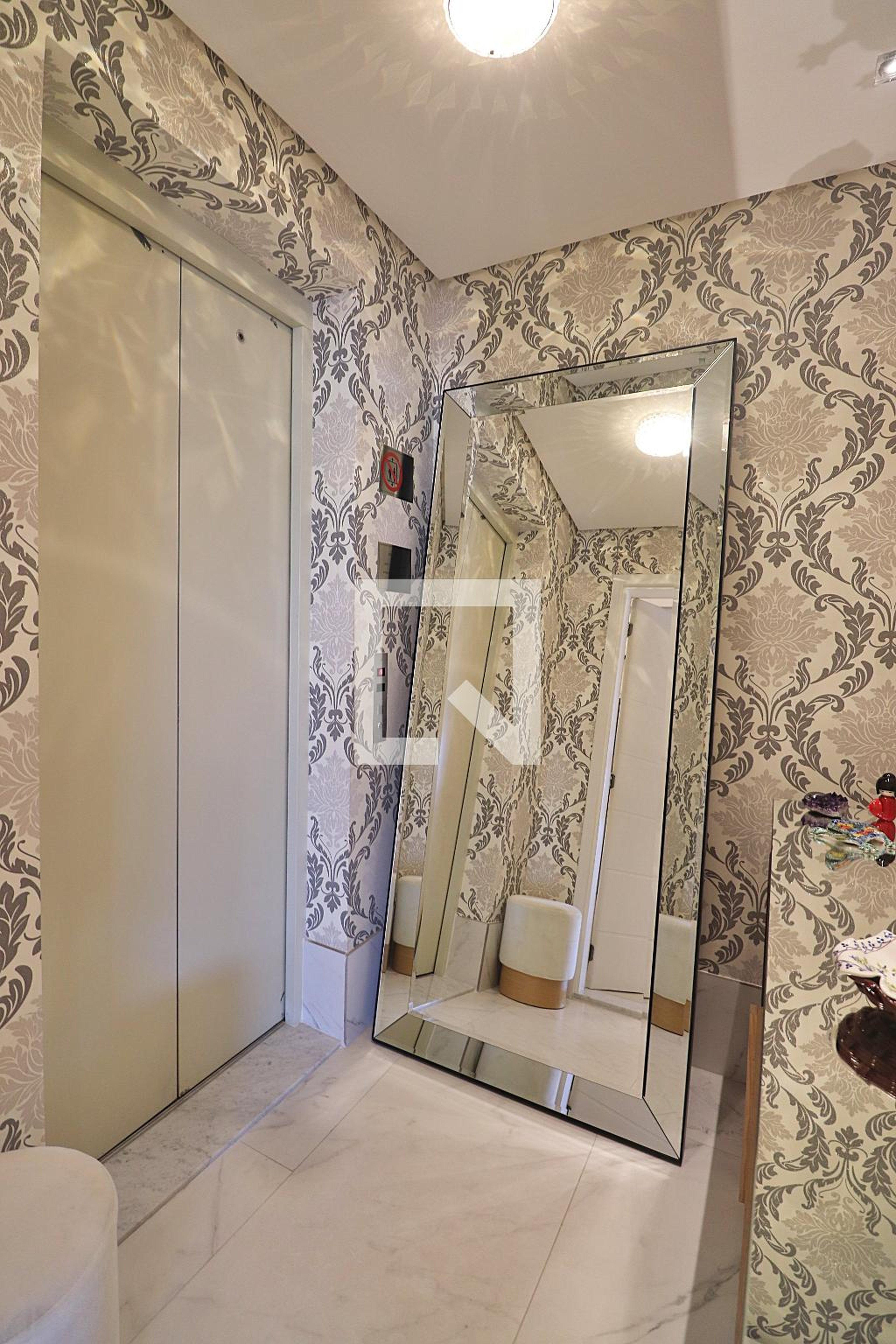 Hall de entrada - Contemporâneo Jardim