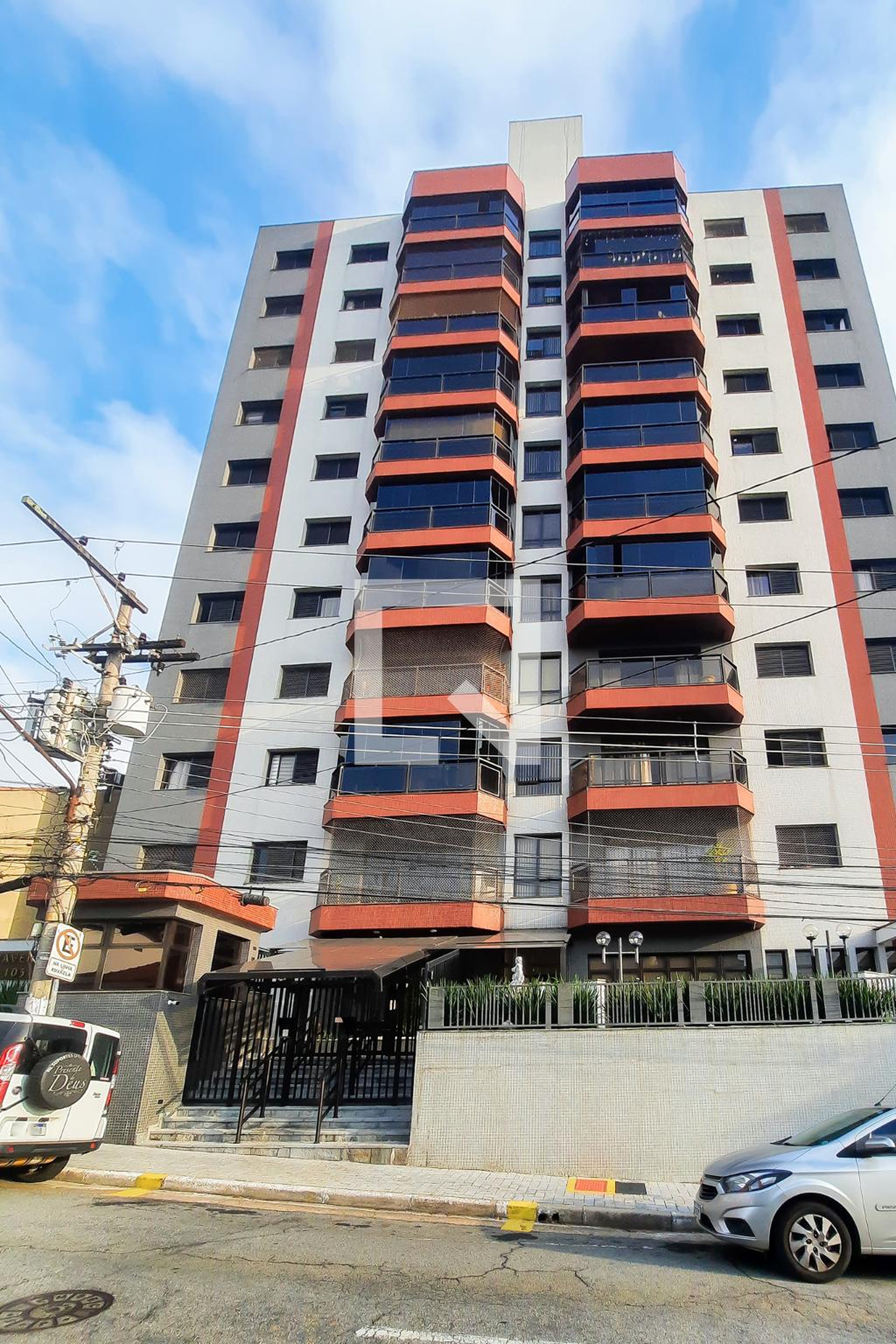 Fachada do Condomínio Edifício Ravena