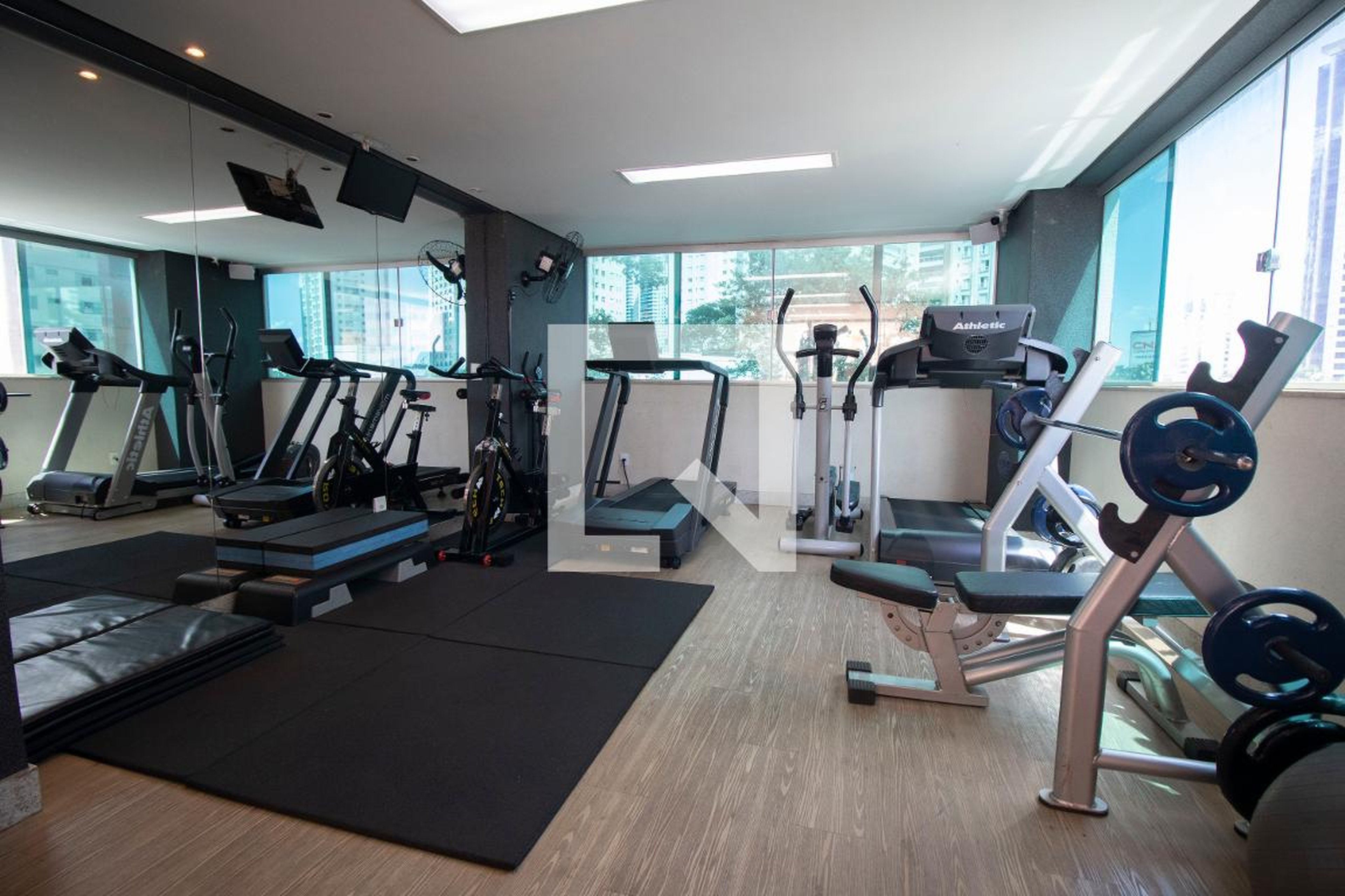 Academia - Lessence Flamboyant