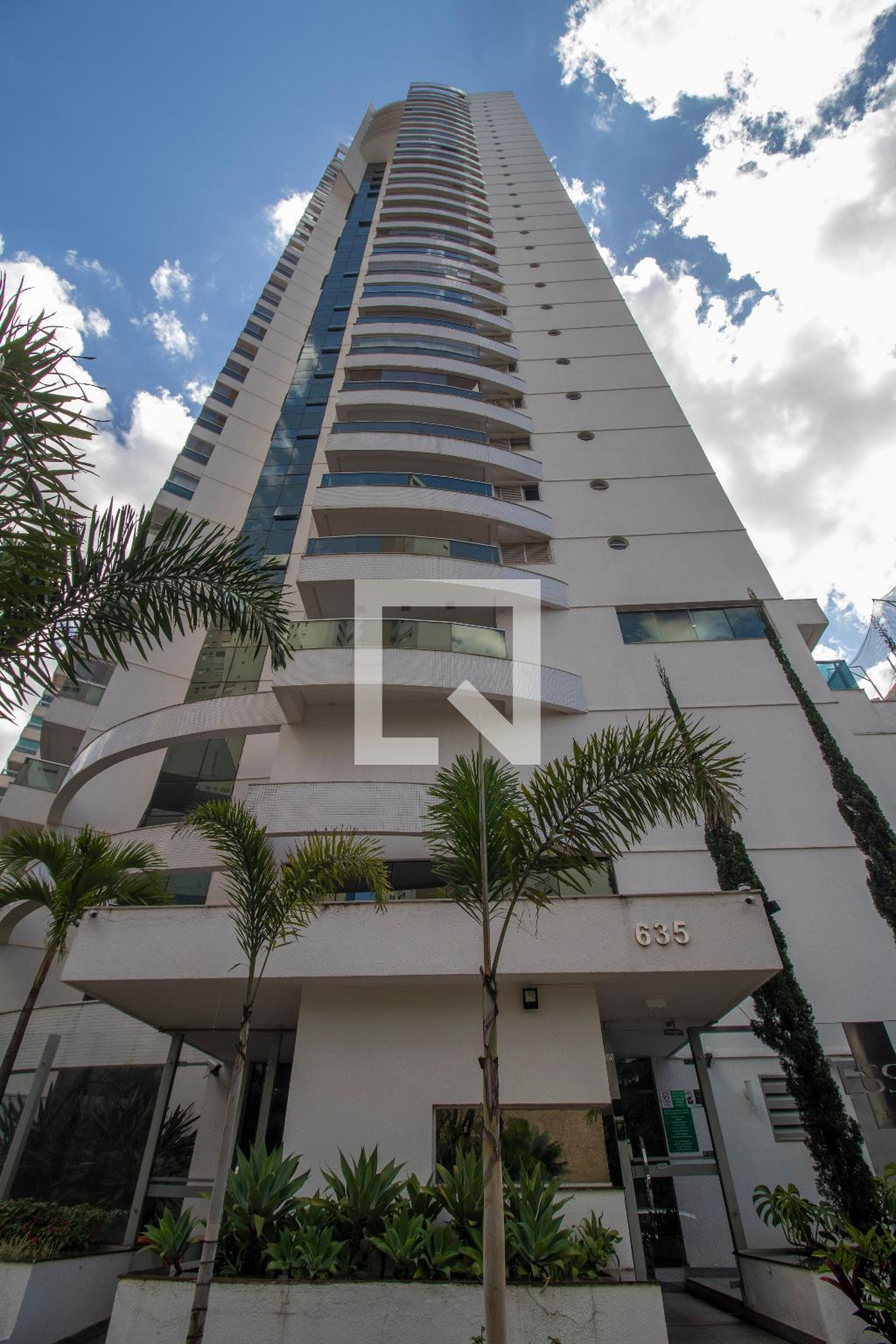 Fachada Condomínio Lessence Flamboyant