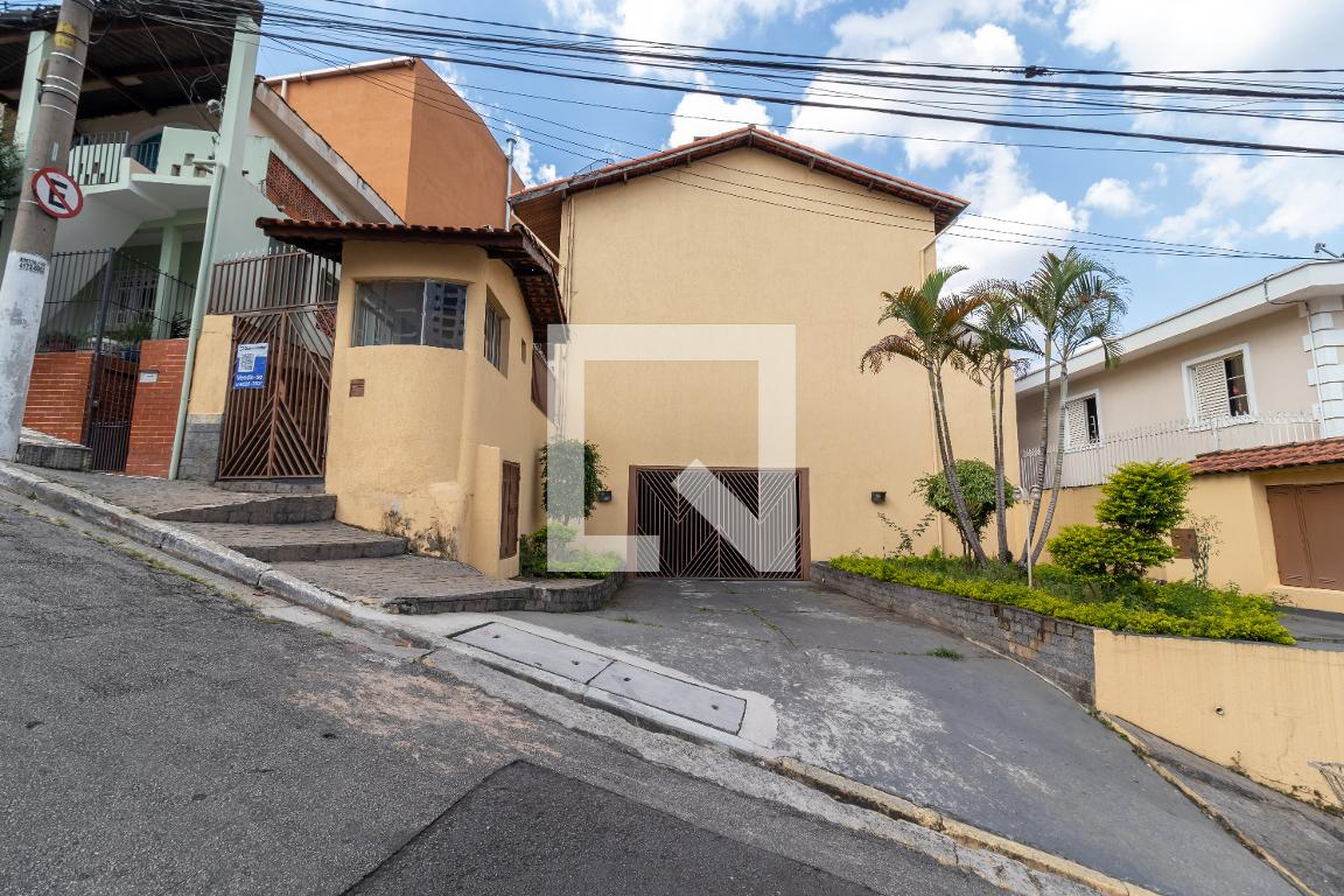 Fachada do Condomínio Condomínio em Rua Maria José Pomar, 67