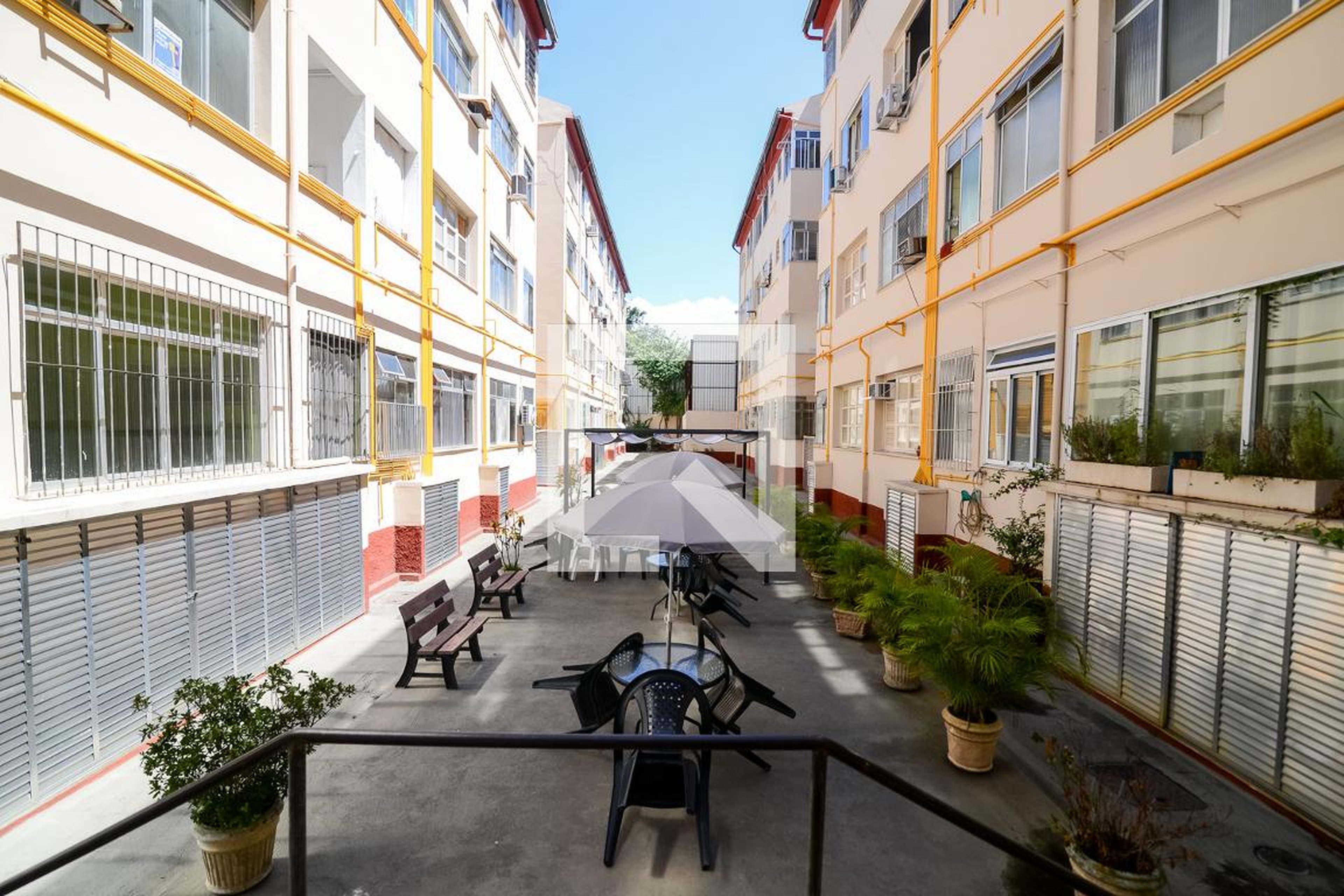 Área externa - Otoni