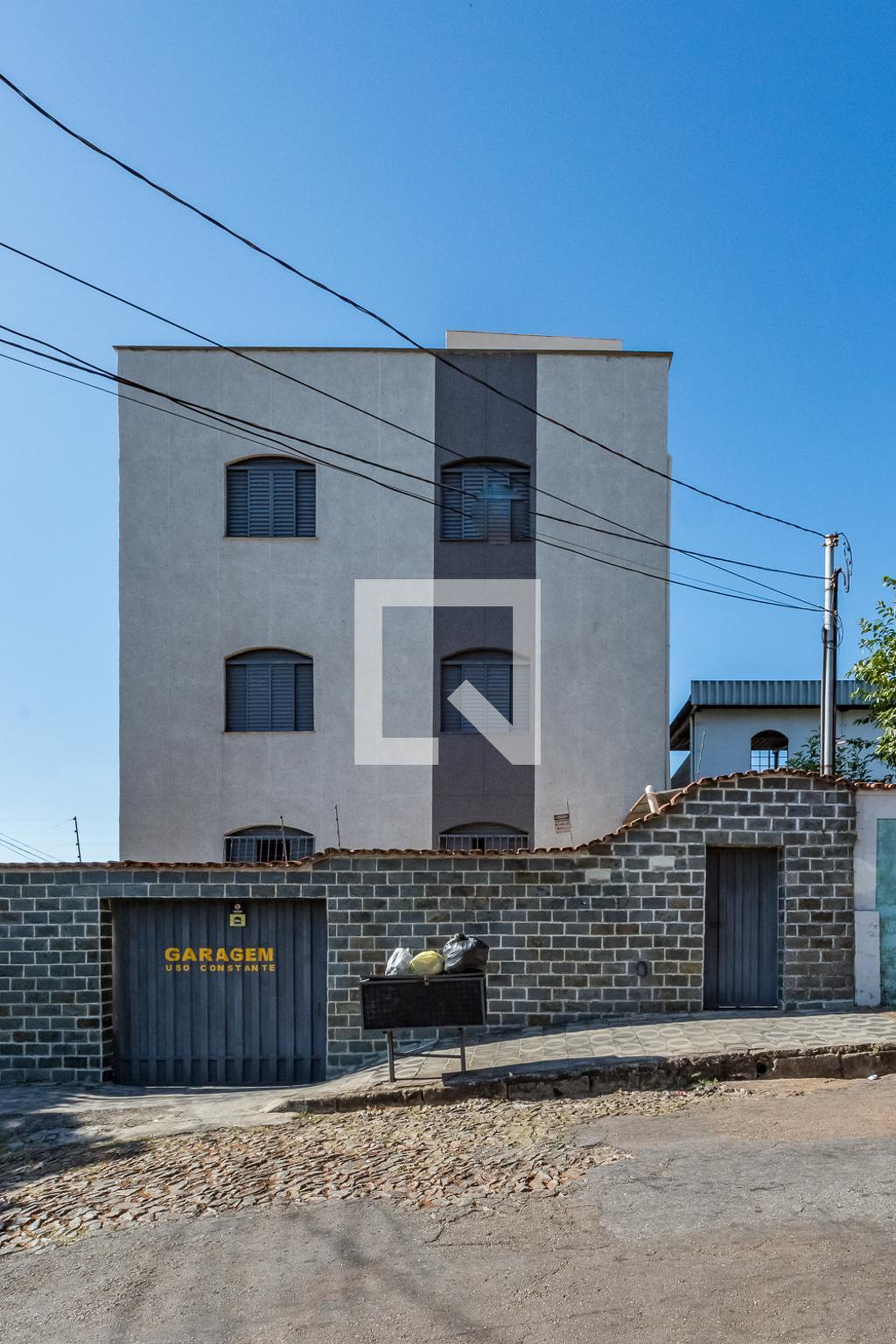 Fachada Condomínio em Rua João Batista Viana, 22