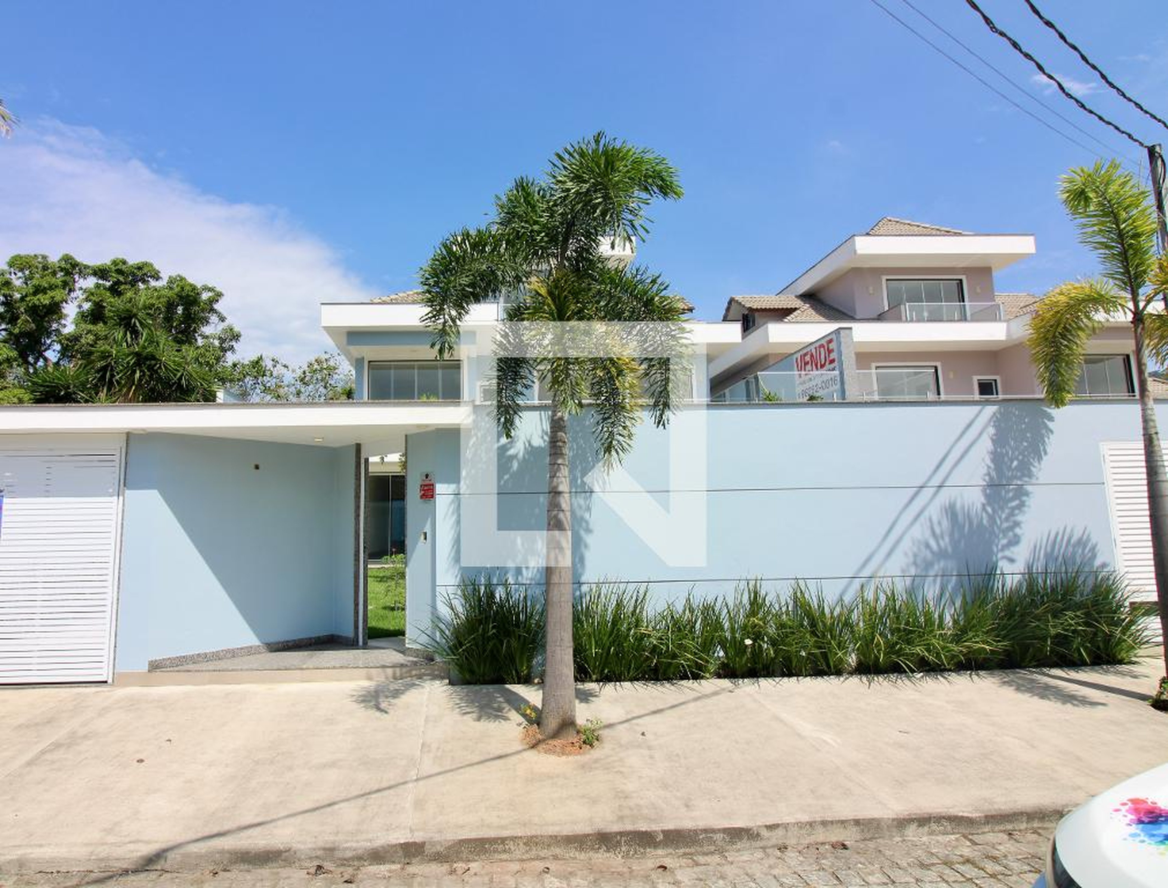 Fachada Condomínio em Rua Zenetildes Alves Meira, 433