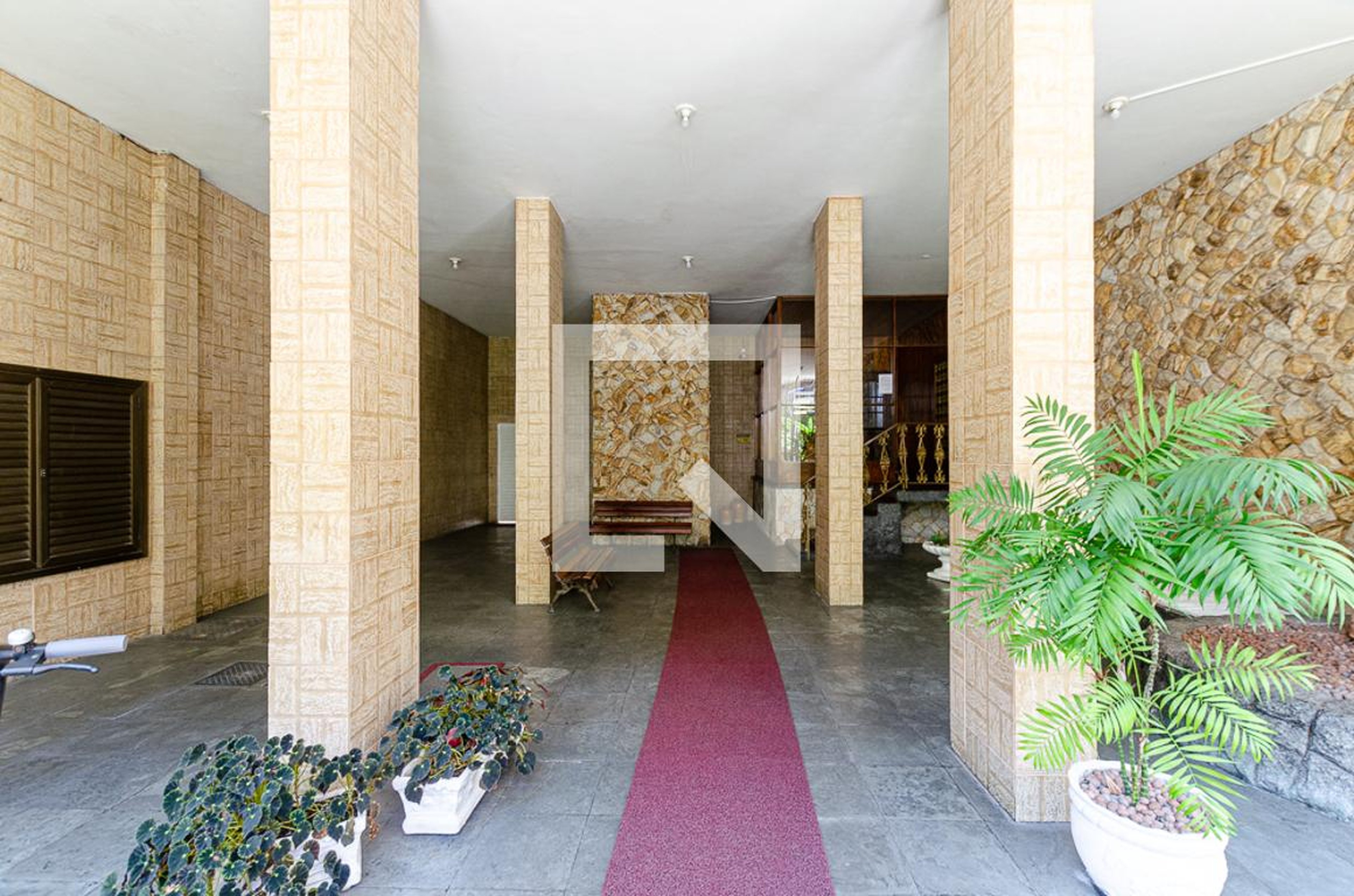 Entrada - Lord