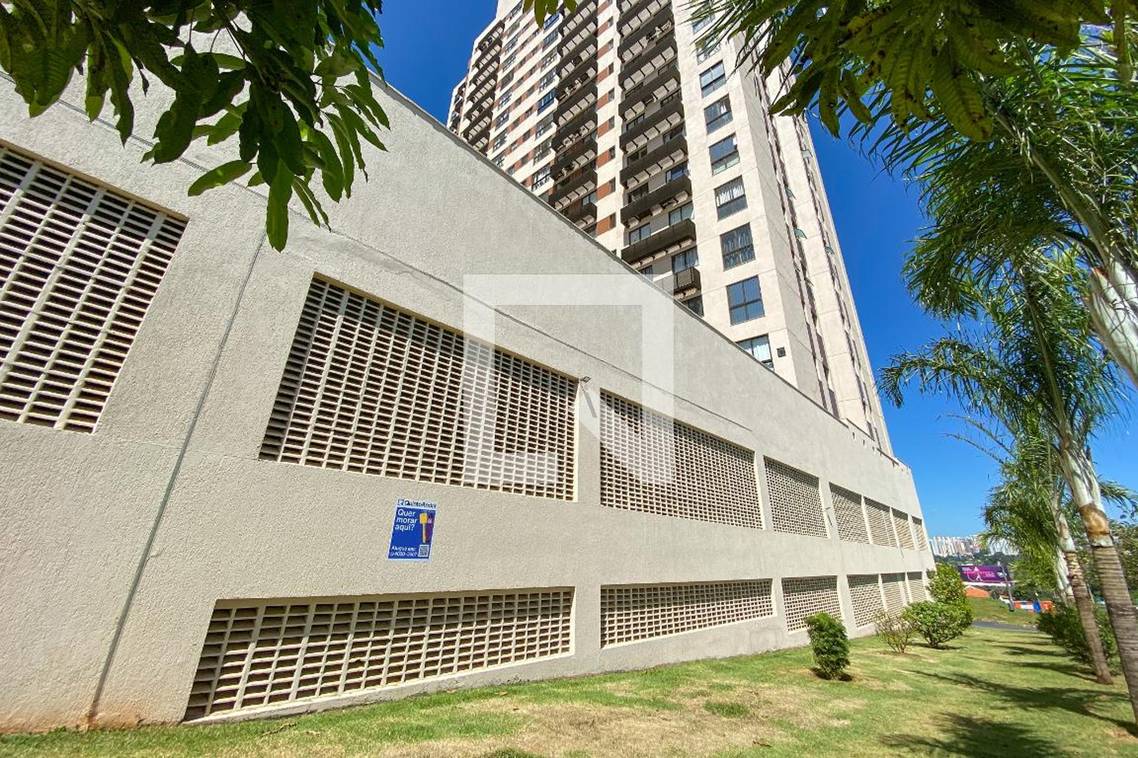 Fachada Condomínio em Área Especial 2, 1806