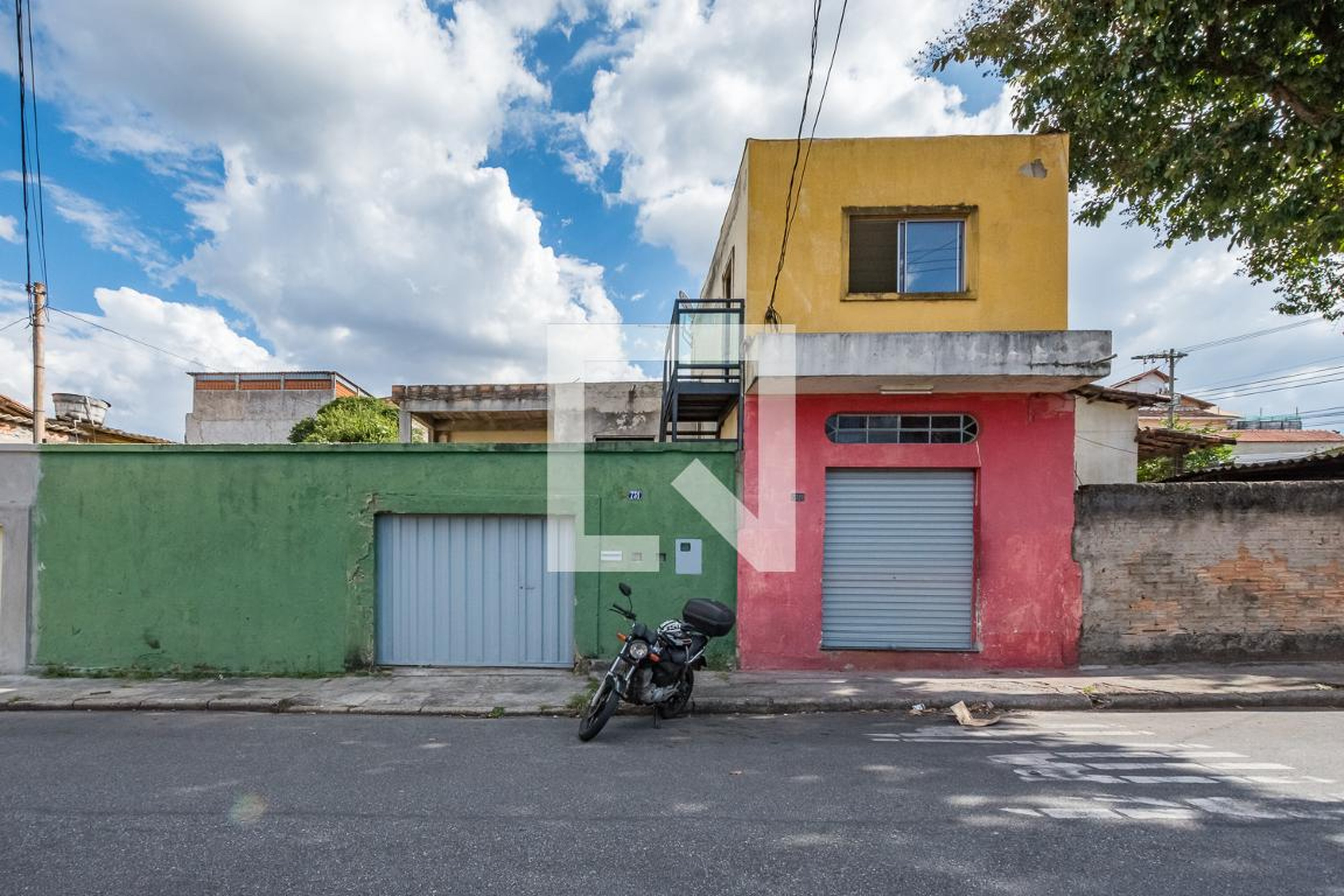 Fachada Condomínio Kitnet