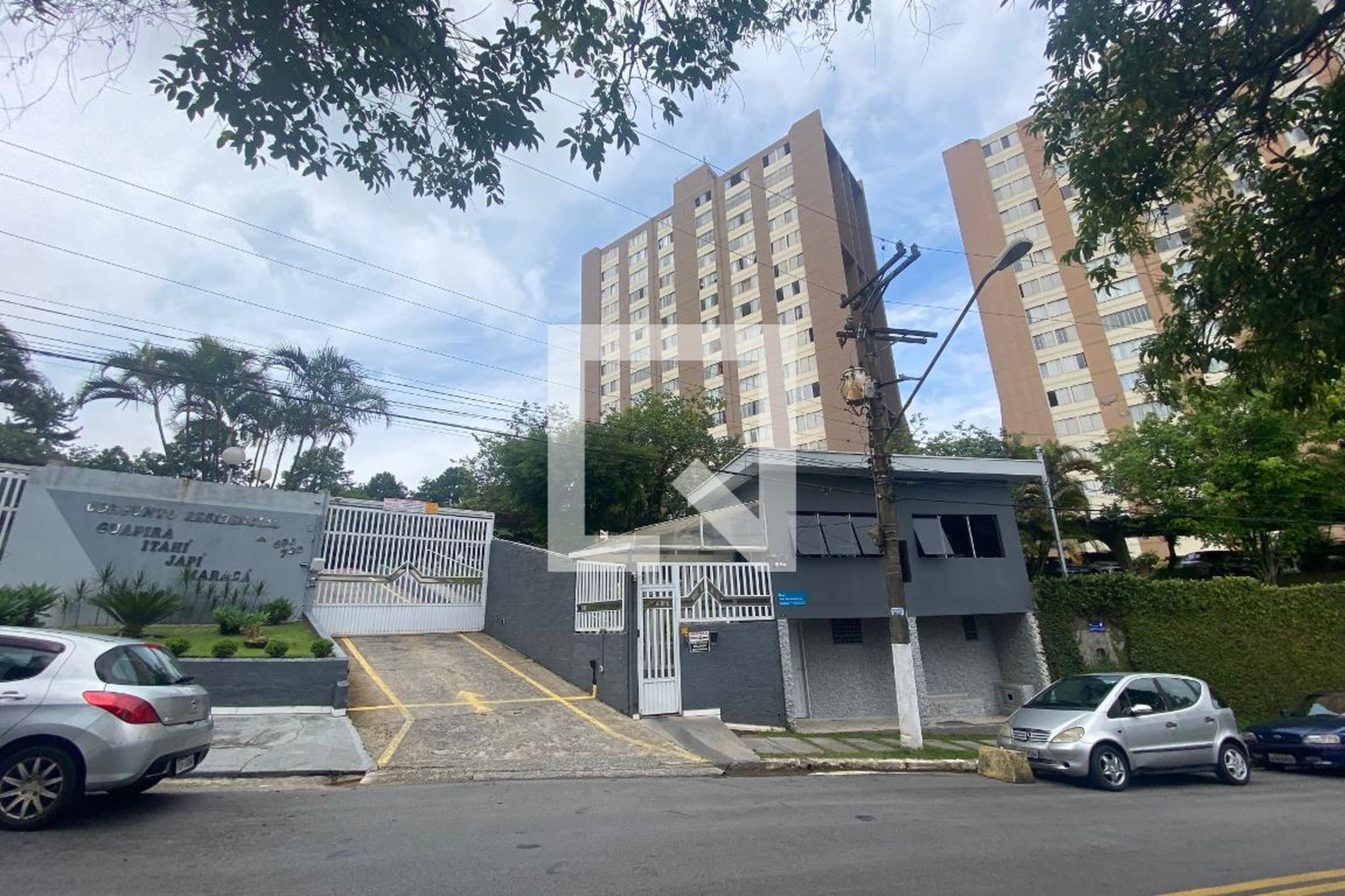 Fachada do Condomínio Edifício Guapira