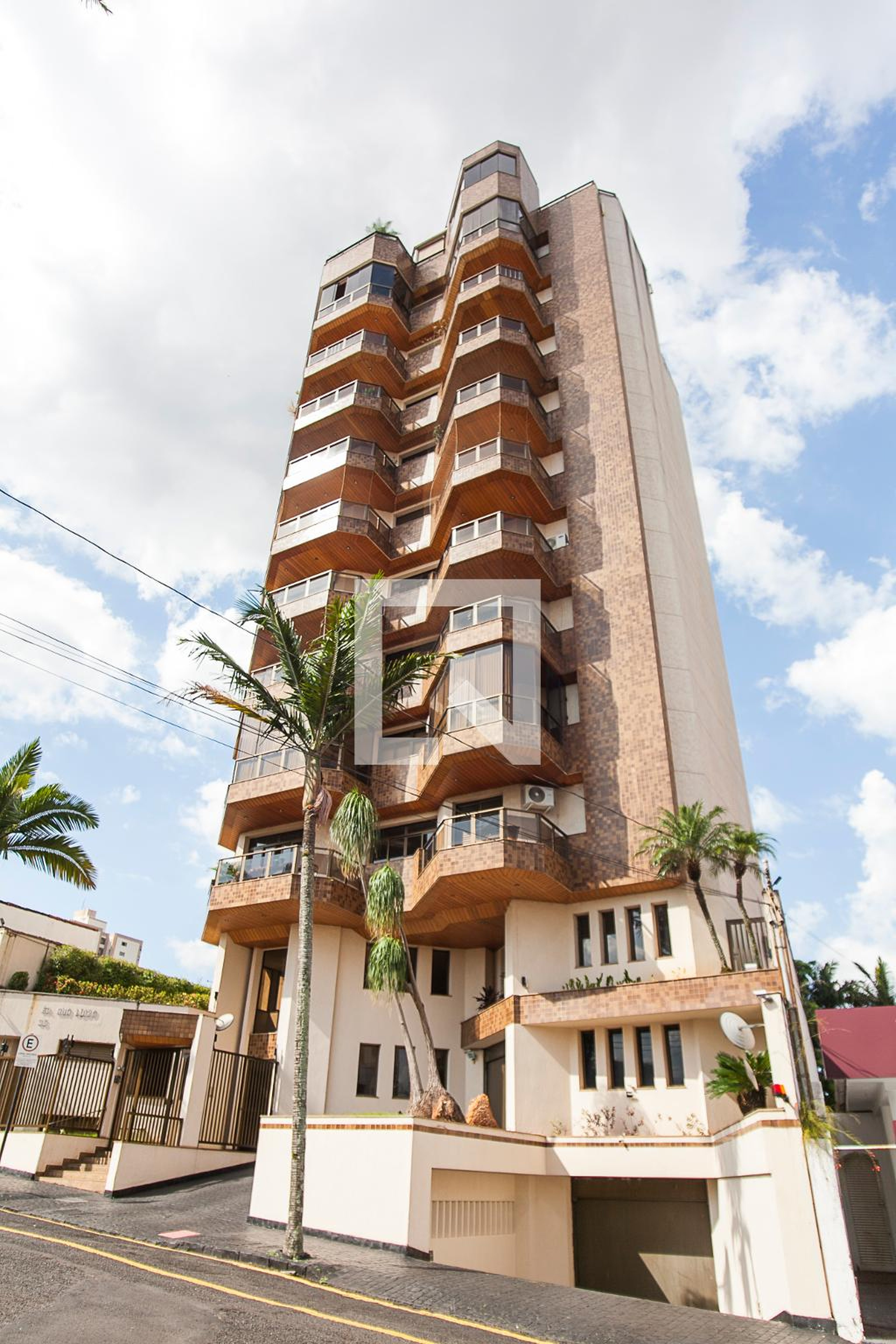Fachada do Prédio Condomínio em Rua Bueno Brandão, 36
