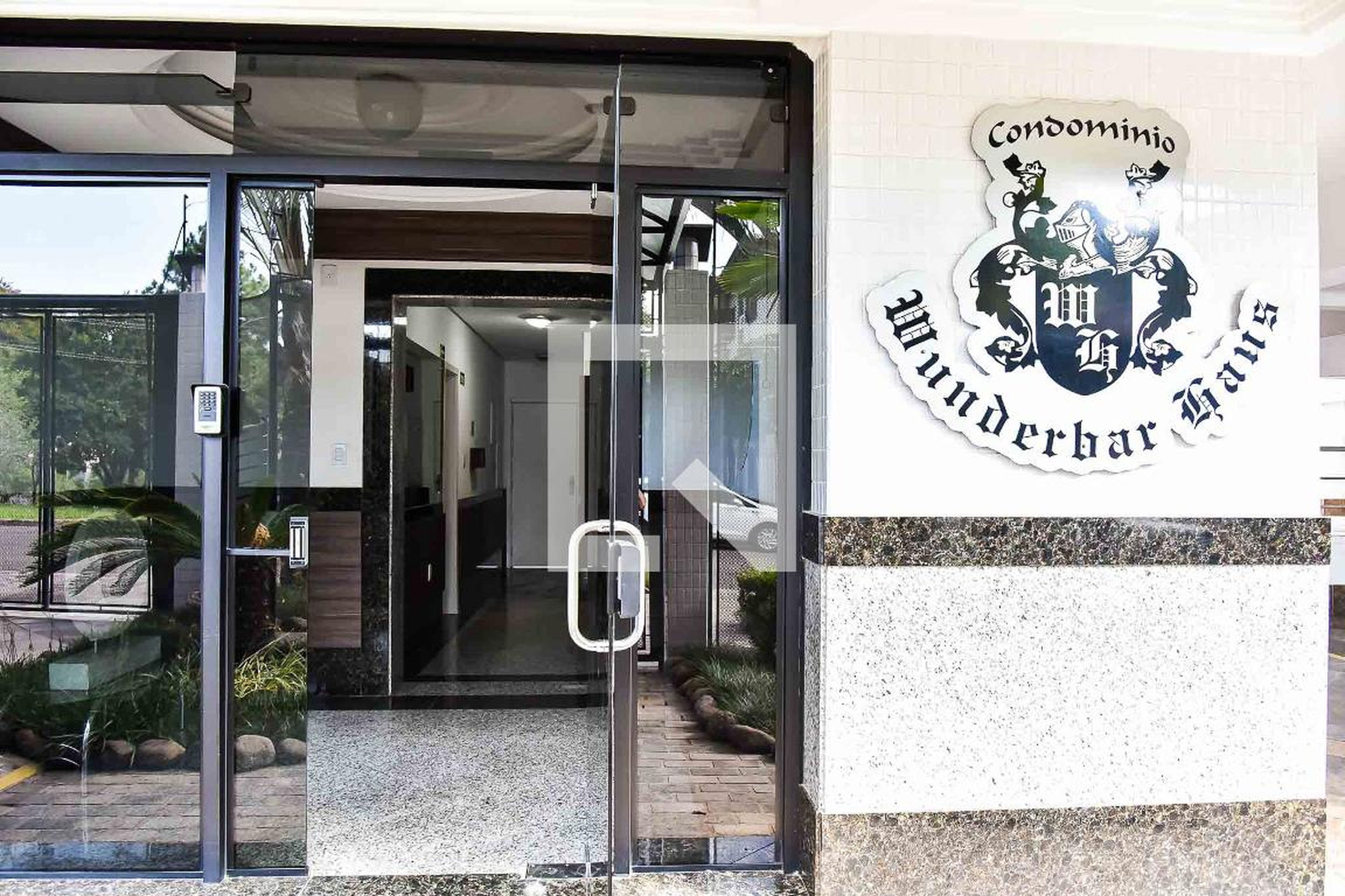 Entrada do prédio - Wunderbar Haus