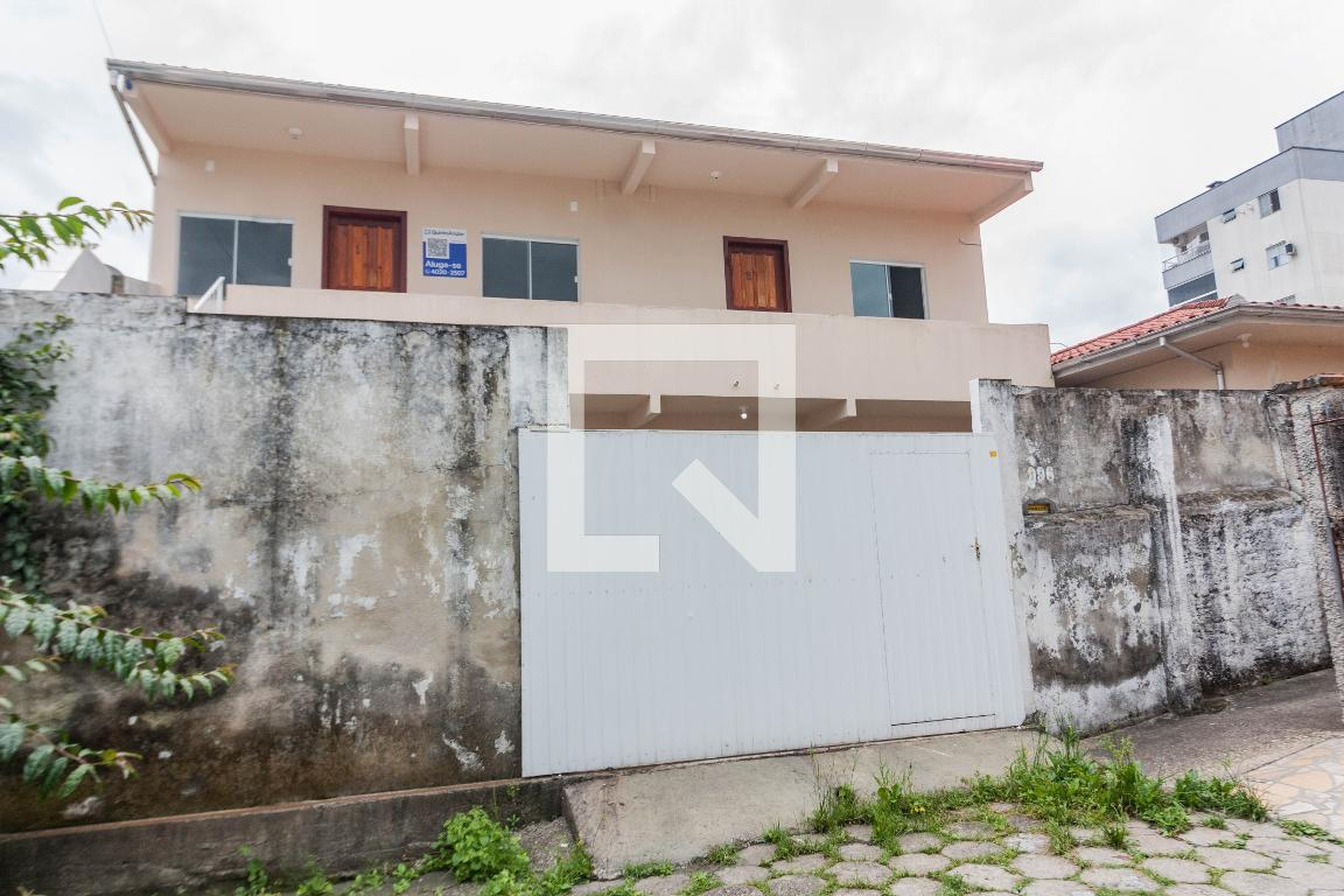 Fachada Condomínio em Servidão Rocha, 996