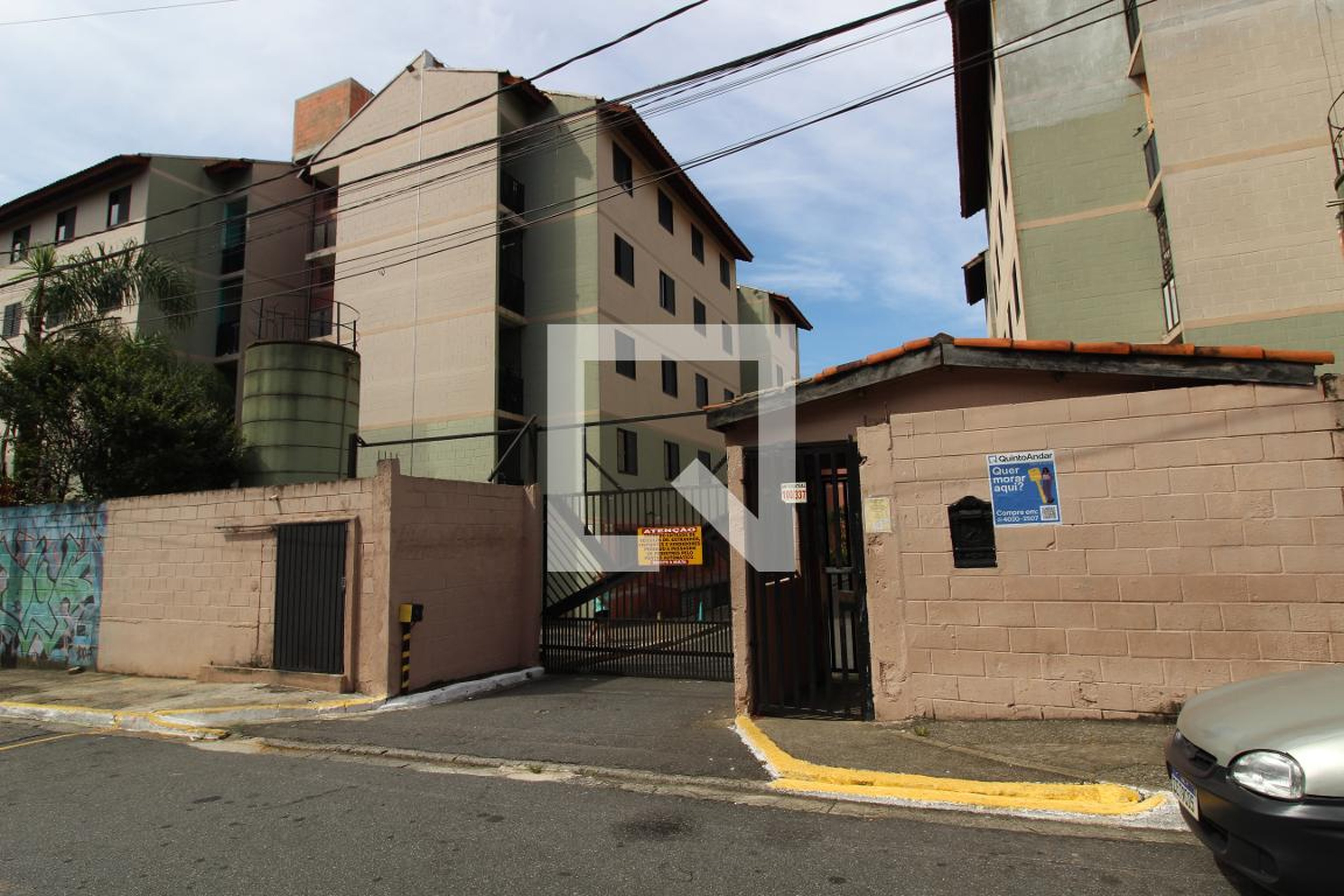 Fachada Condomínio em Rua Alexandre Groppali, 337