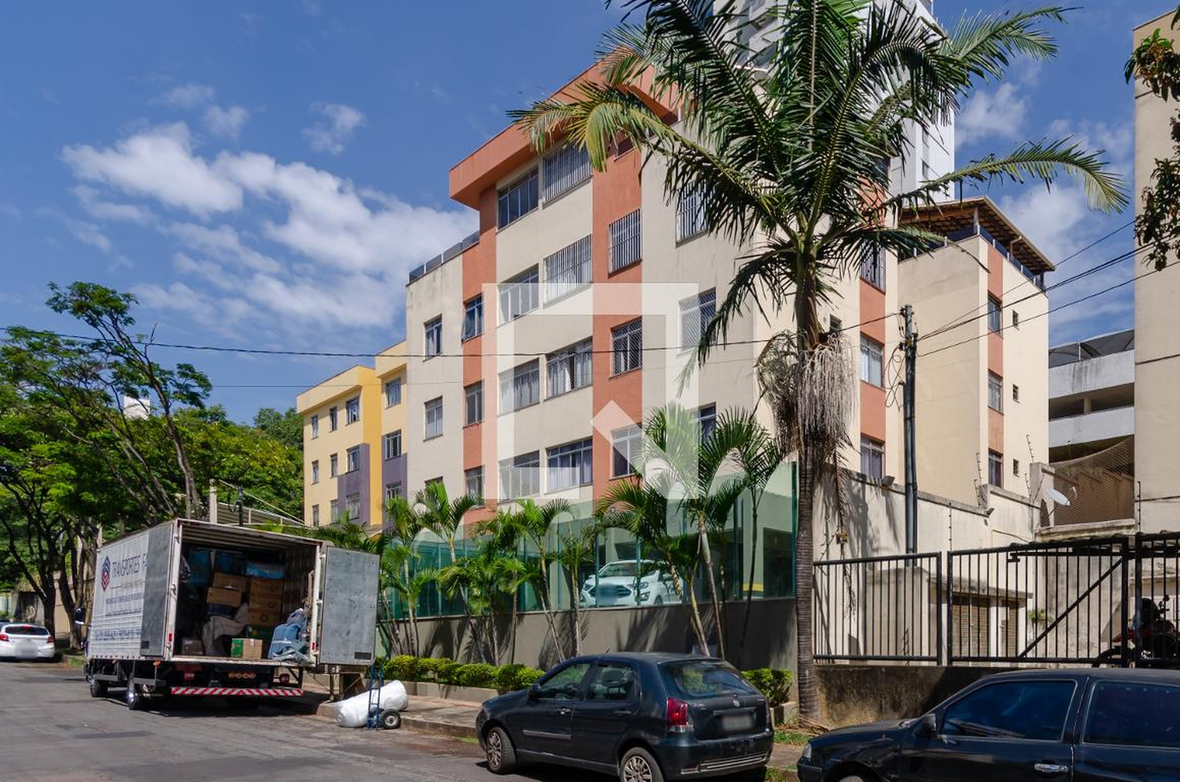 Fachada Condomínio em Rua Elson Nunes de Souza, 405