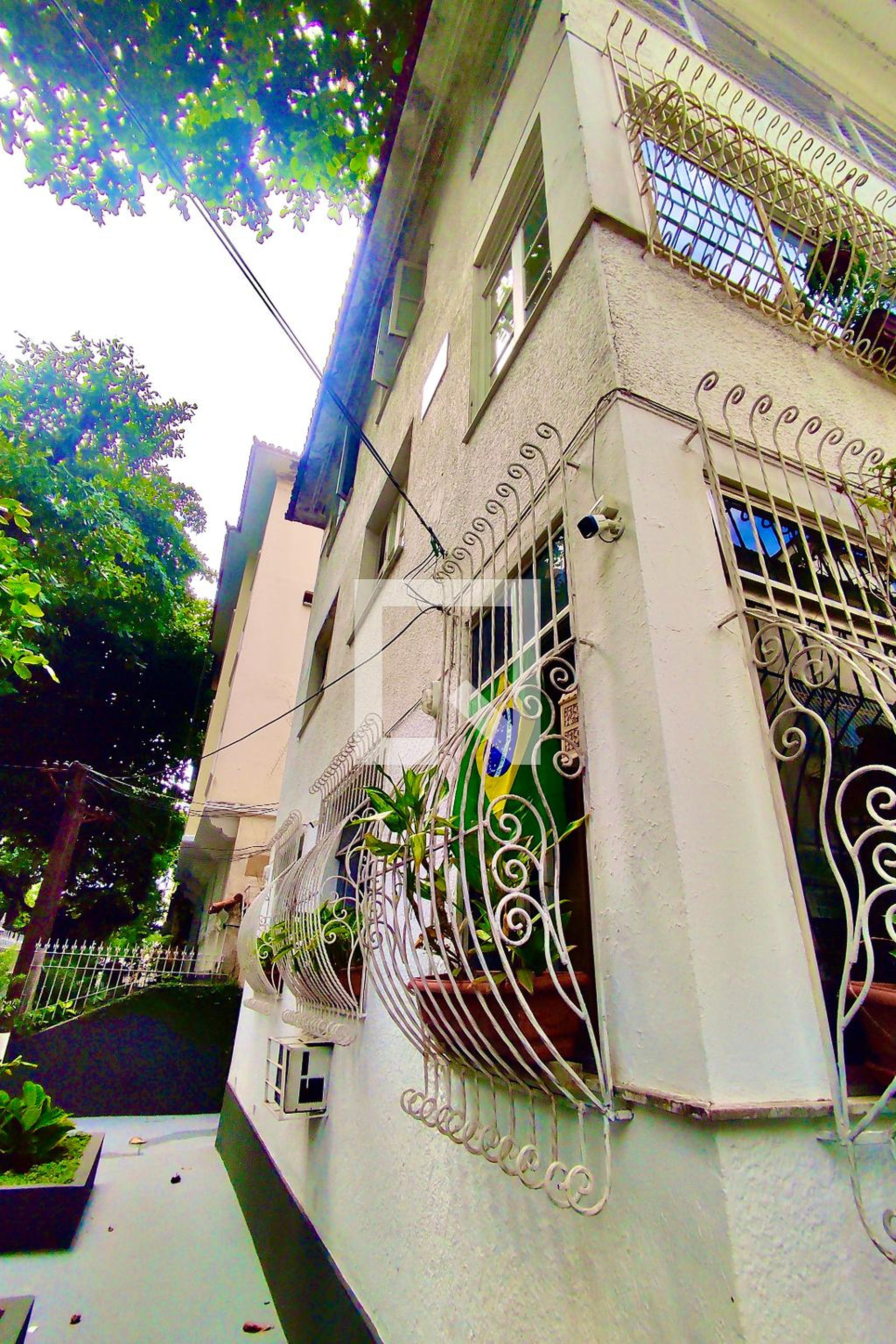 Fachada Condomínio em Rua Conde de Bernadotte, 55