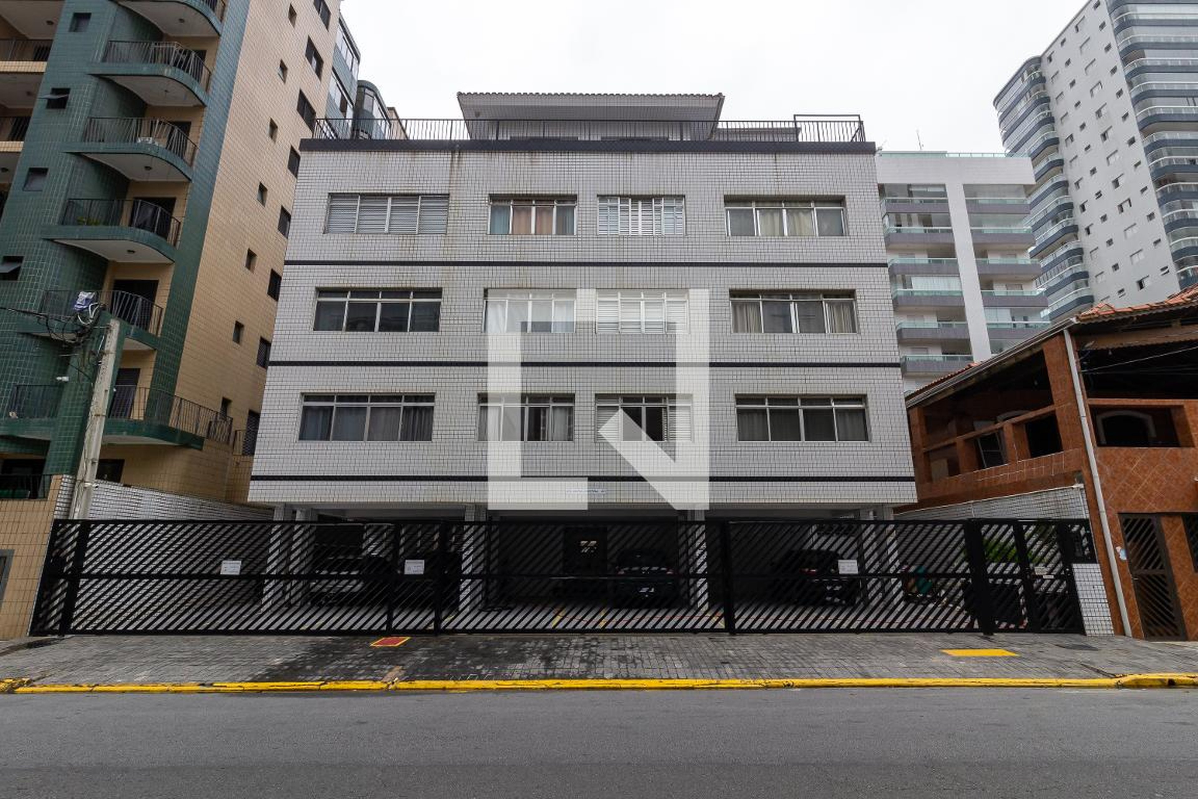 Fachada Condomínio em Rua Doutor Ernesto Vergara, 83