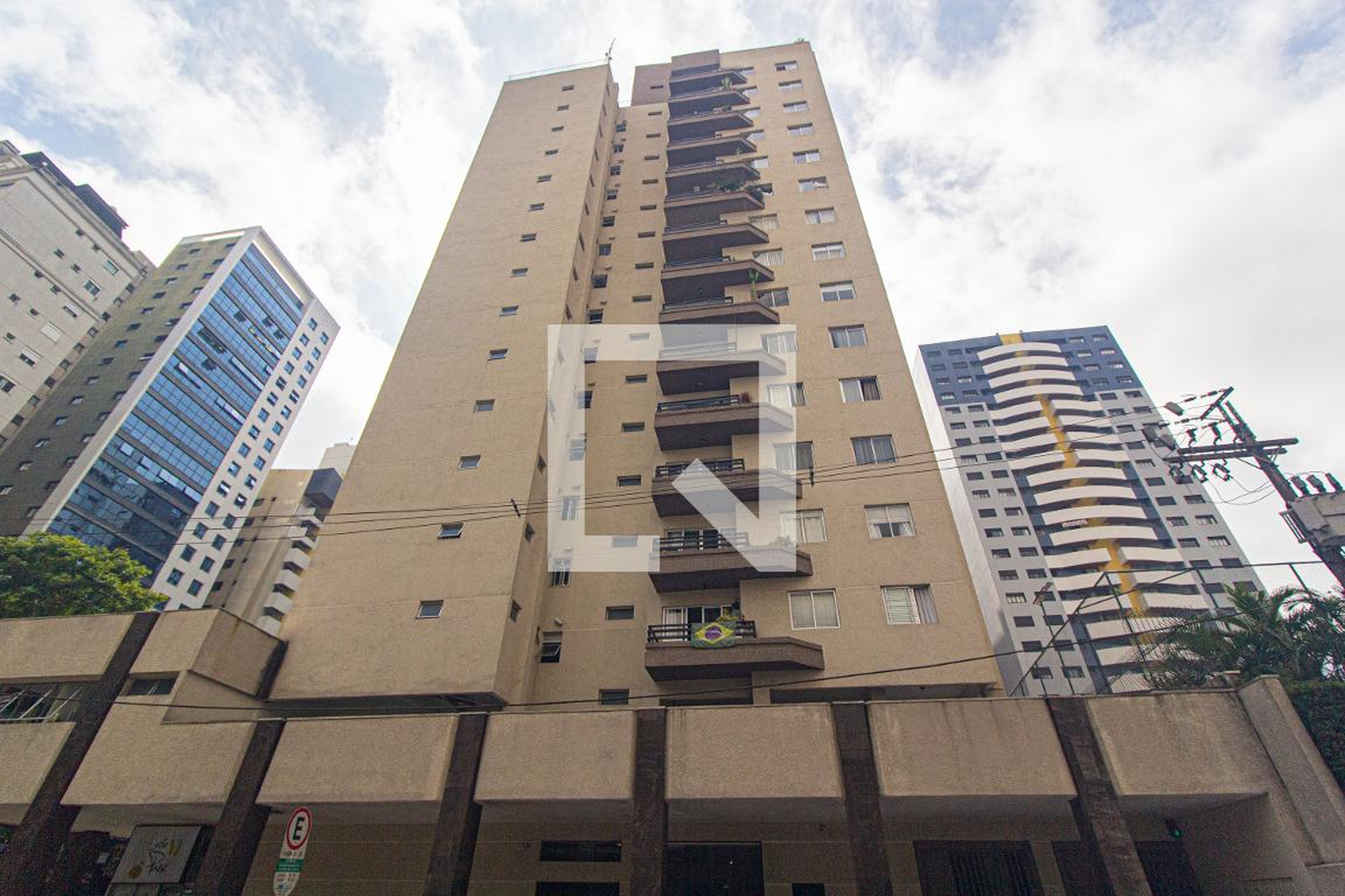 Fachada do Prédio Condomínio Verona