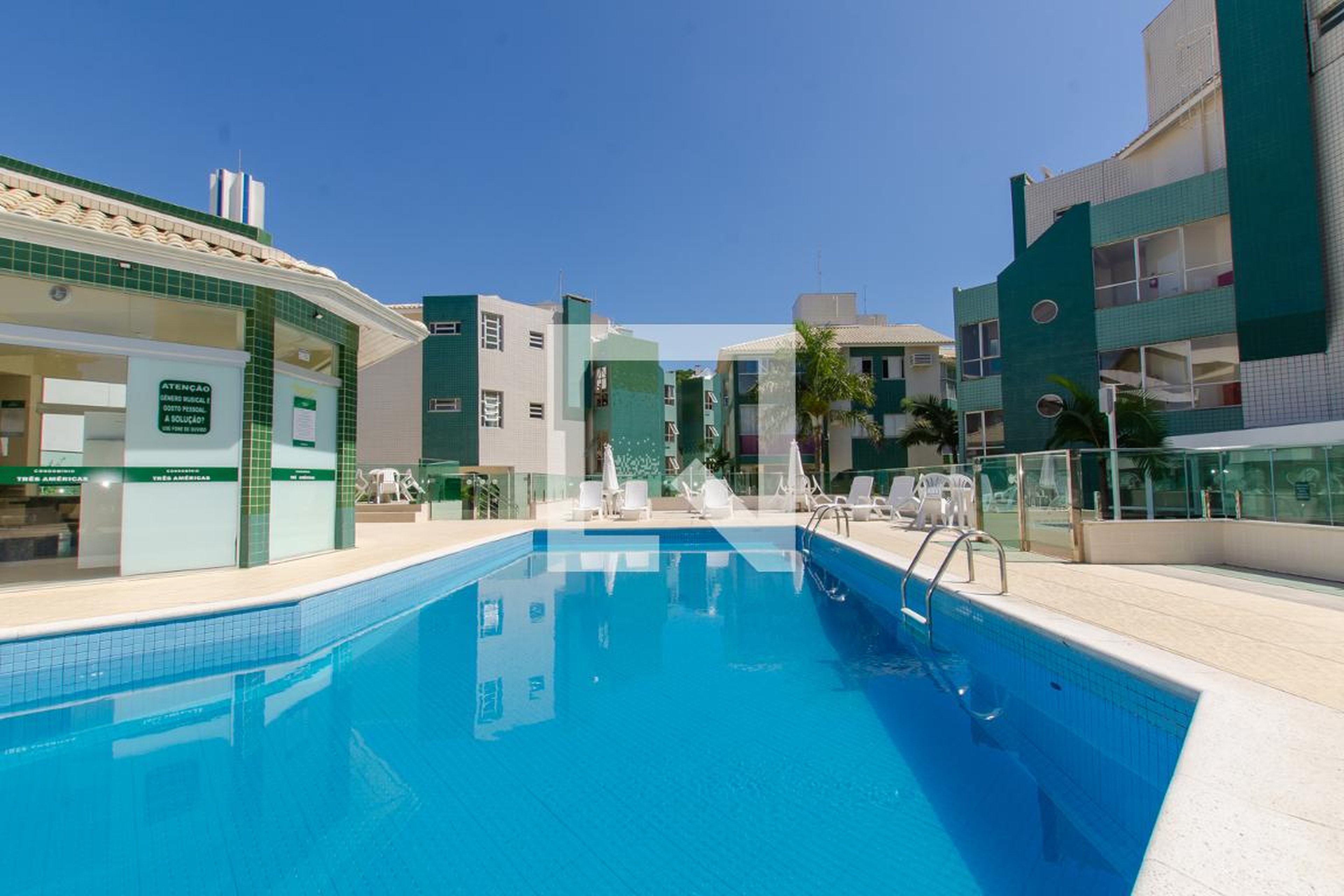 Piscina - Três Américas