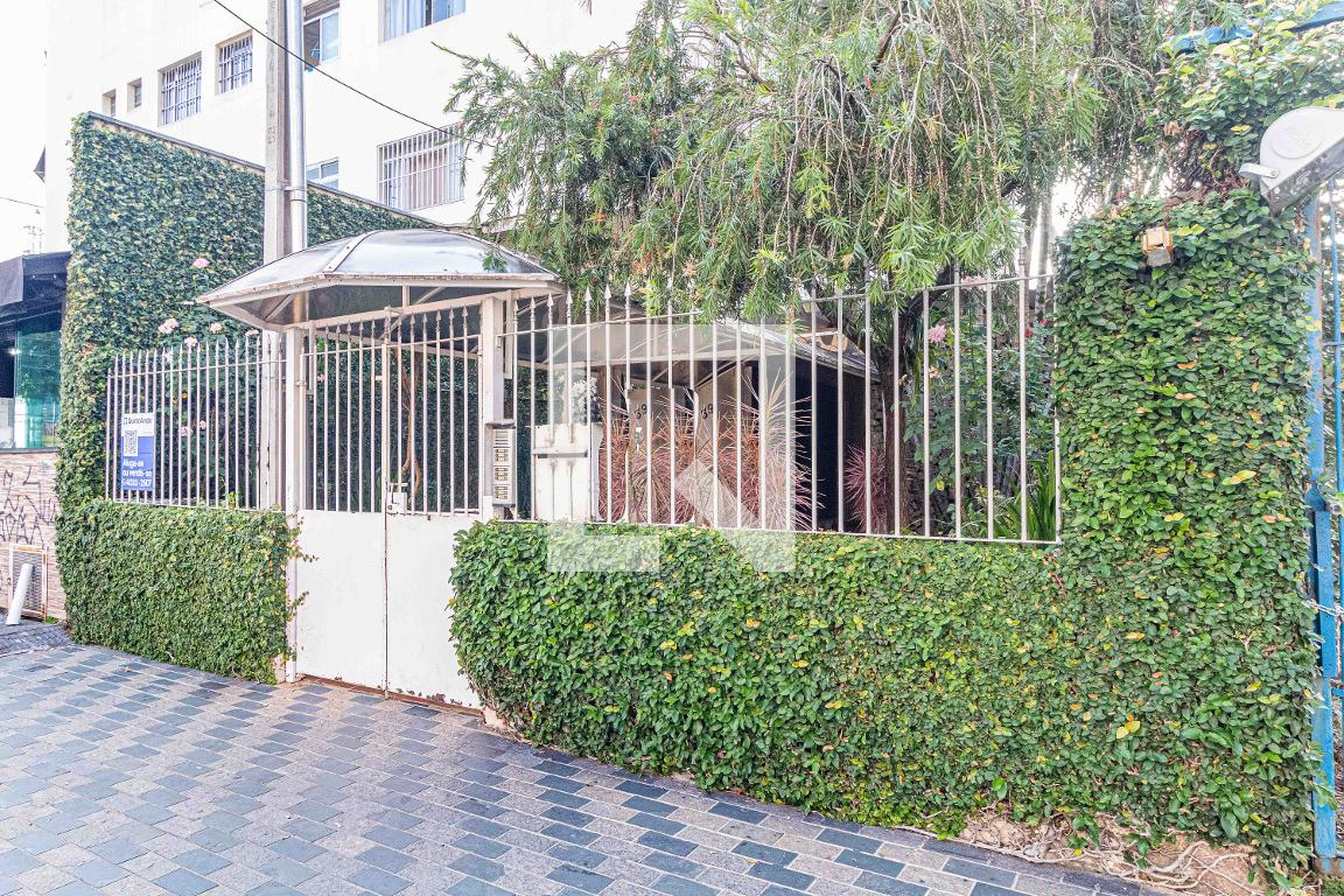 Fachada Condomínio em Rua Santa Rosa Júnior, 39