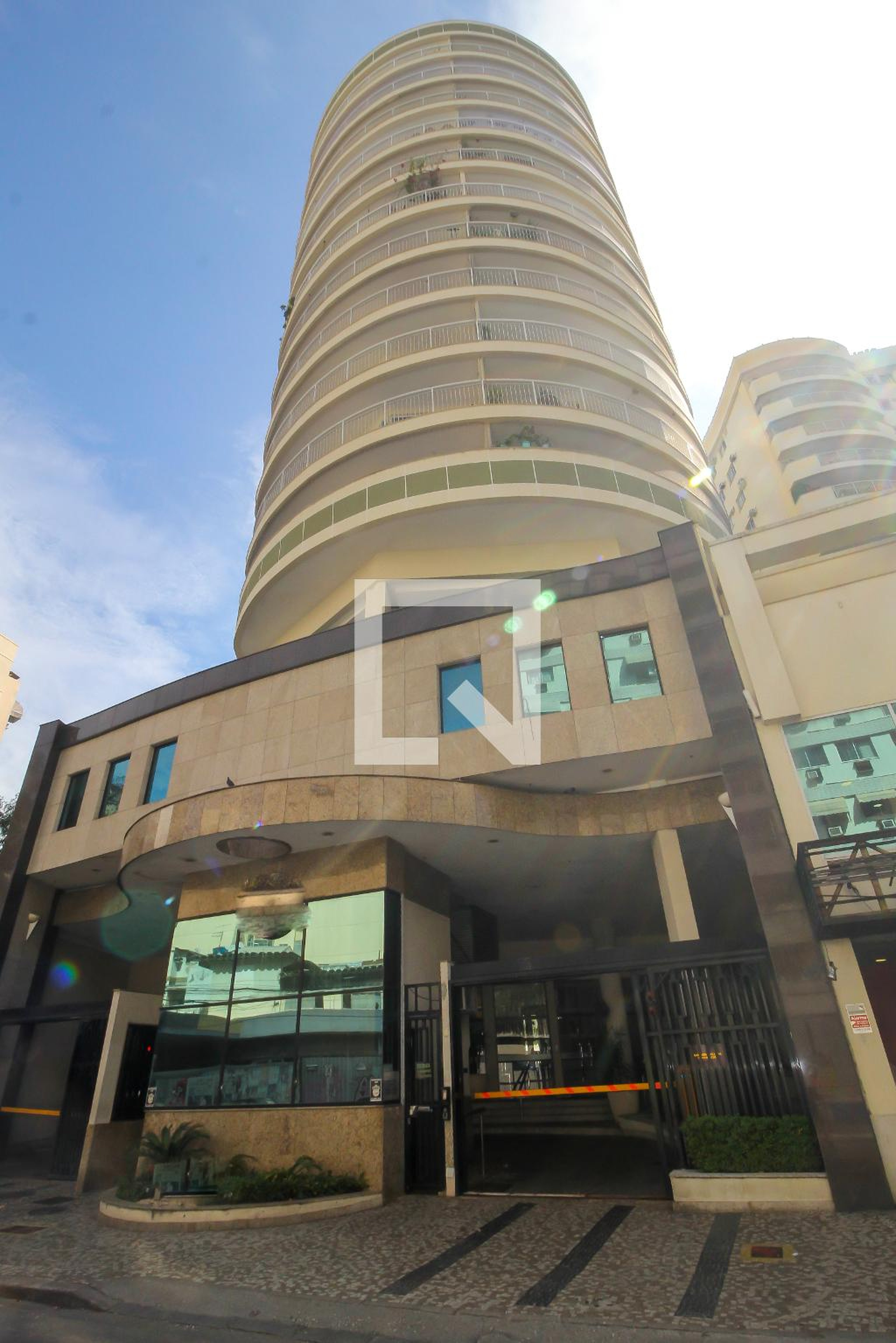 Fachada do Condomínio Condomínio Quartier Carioca