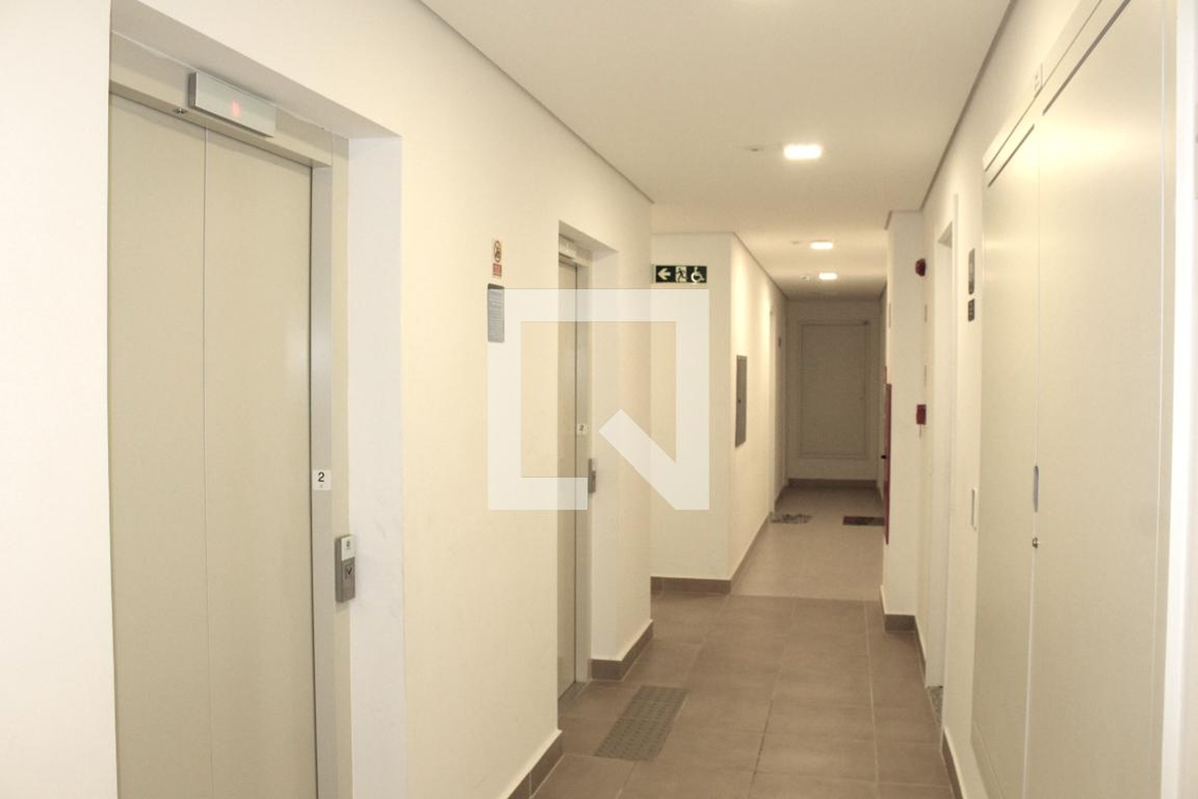 Elevador - Plano e Plano & Estação Barra Funda