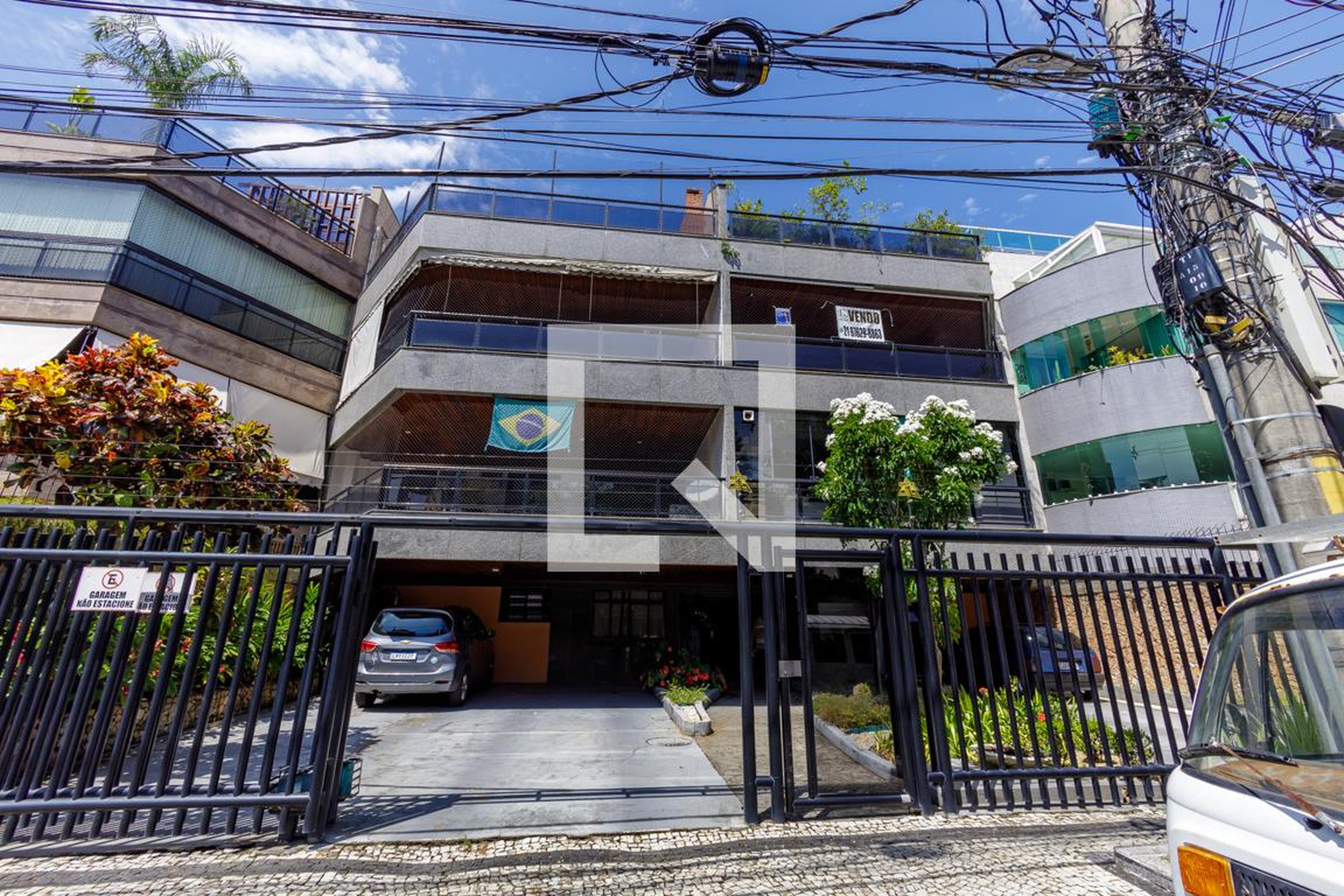 Fachada Condomínio em Rua Guilherme Baptista, 181